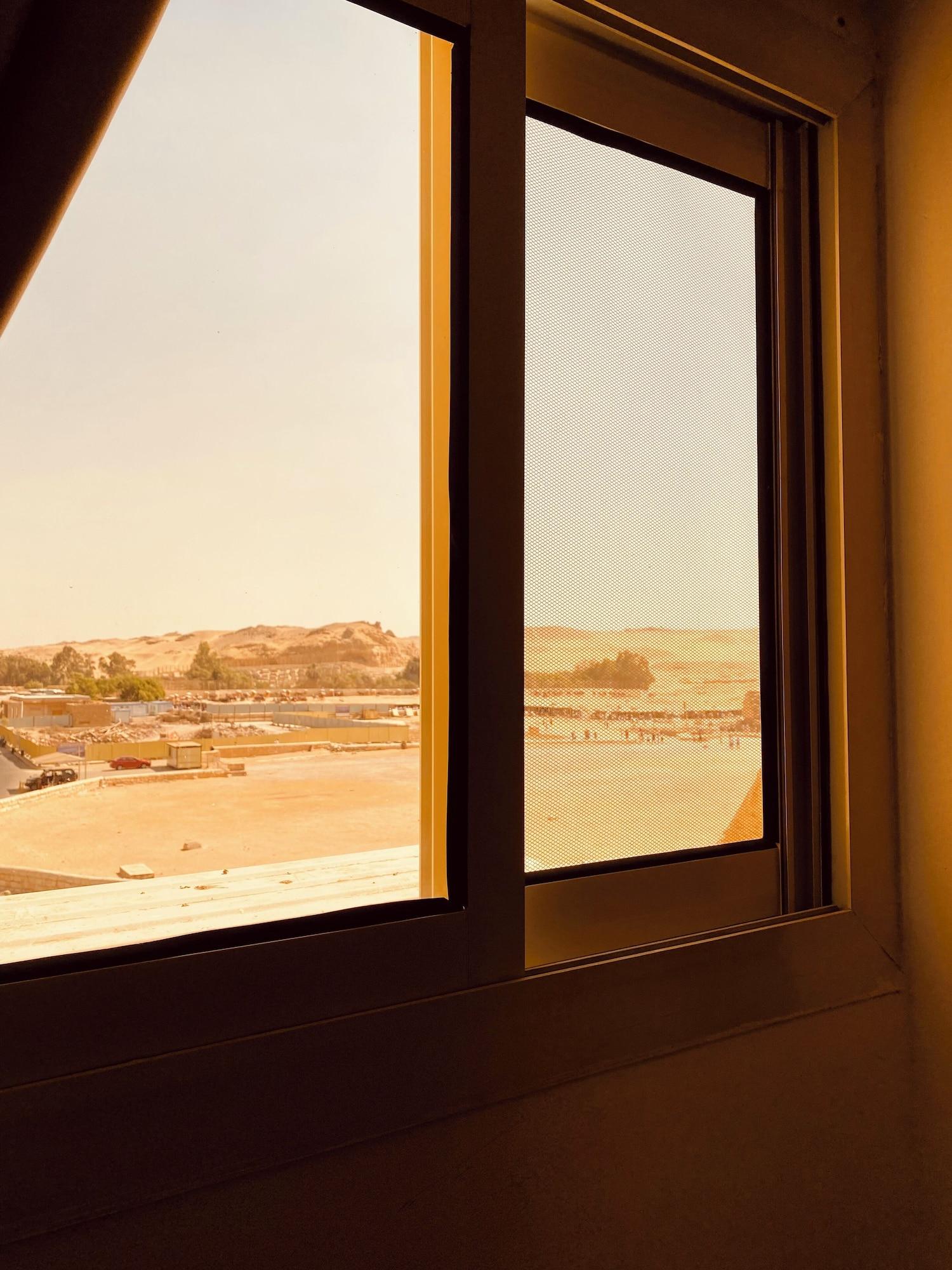 Vista Exterior Seven Pyramids Inn