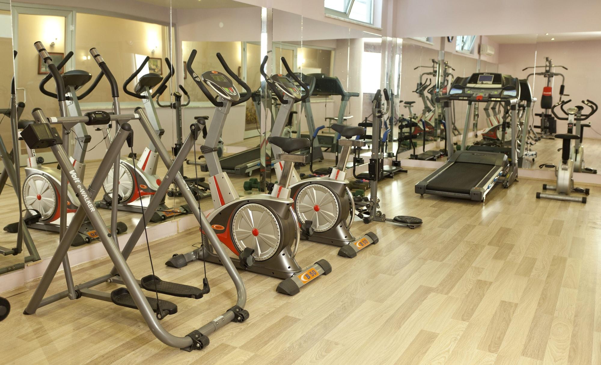 Gimnasio Monart City Hotel - All Inclusive
