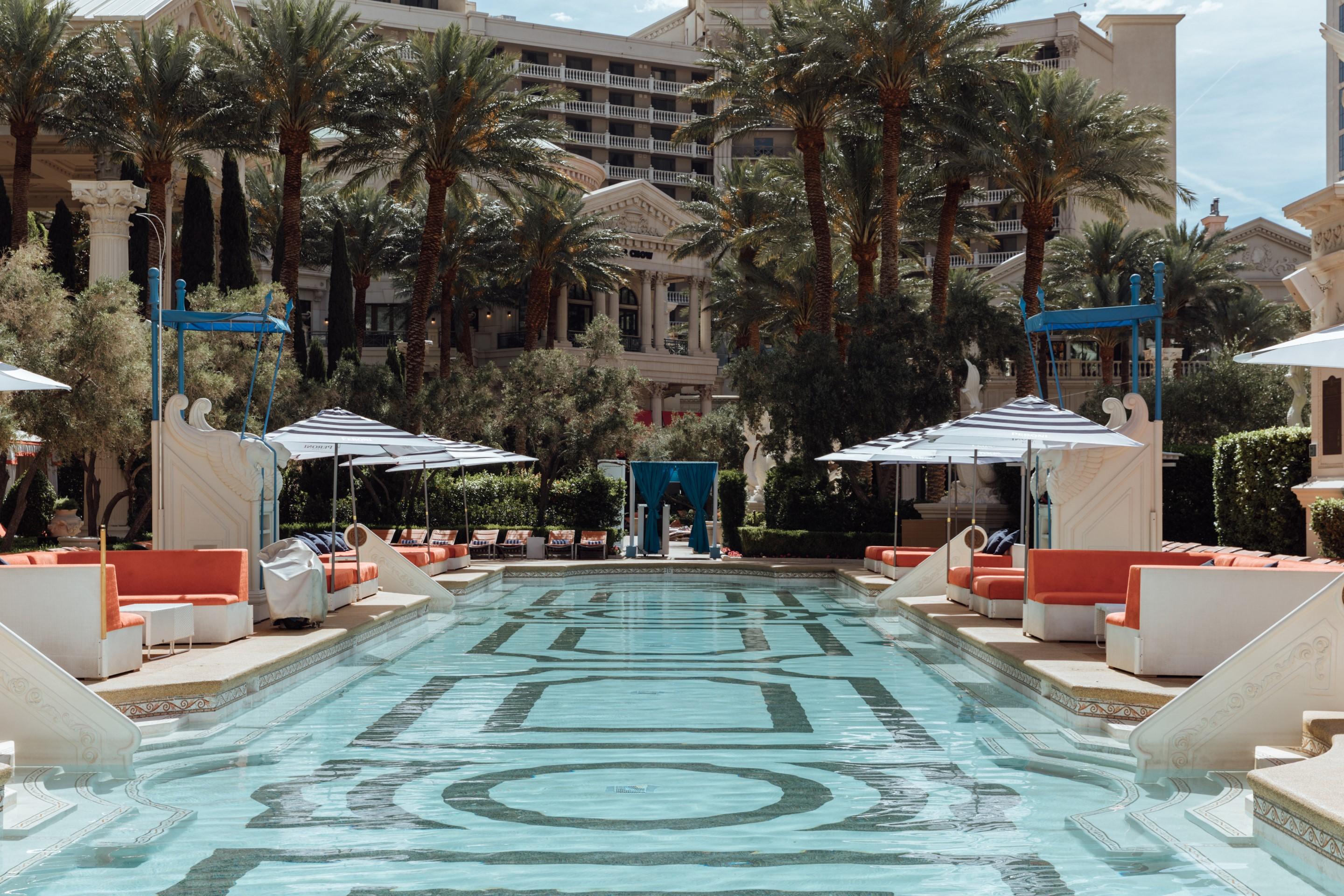 Vista Piscina NOBU Las Vegas – A Caesars Rewards Destination