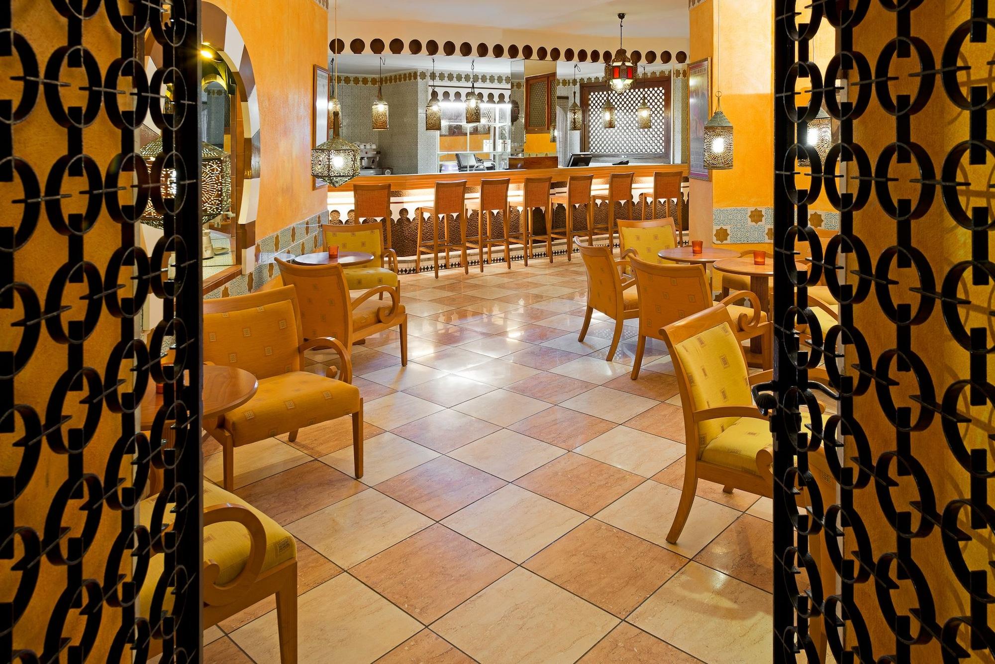 Bar/Salón Hotel Monopol