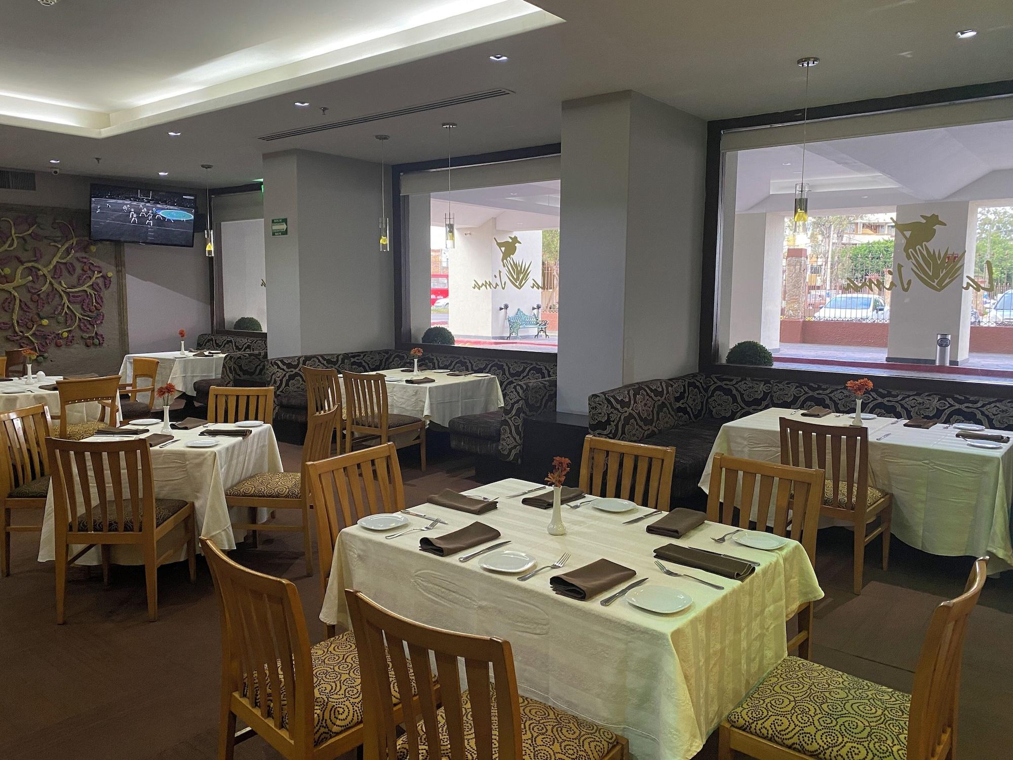 Restaurant Holiday Inn Guadalajara Expo by IHG