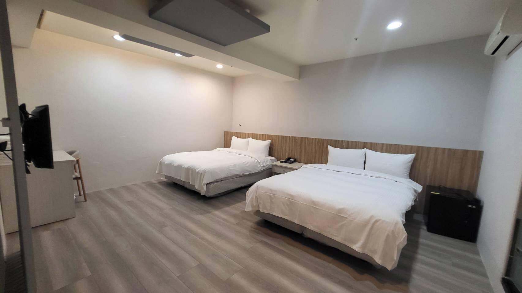 Varios Star Yi Hotel