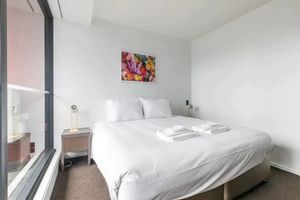 Renta temporal - Relaxing Two Bedroom Apt With Balcony!