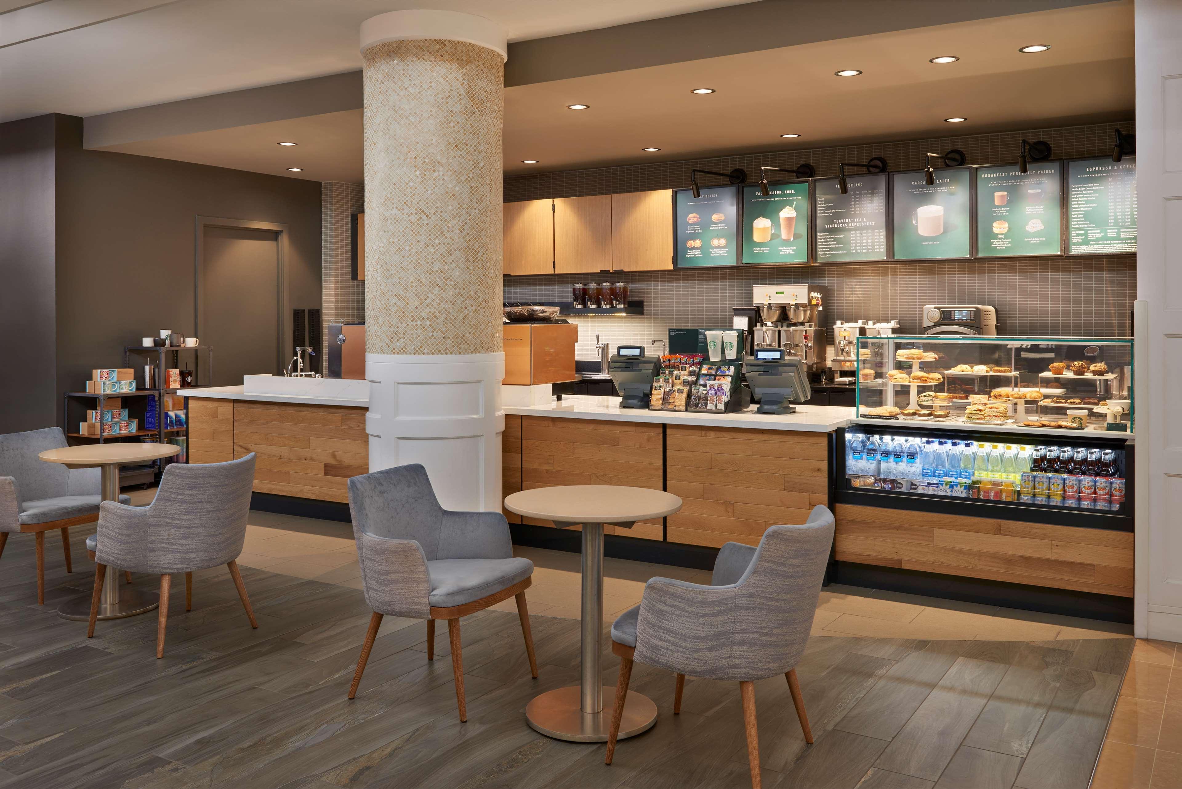 Bar/Salón Best Western Parkway Hotel Toronto North