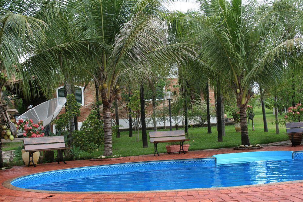 Varios Hotel Holiday House