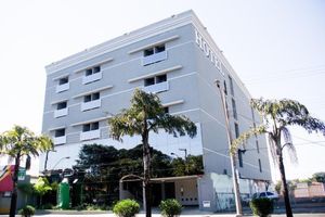Alojamiento - BOMBONATO HOTEL - Fácil Acesso ao Aeroporto e parque de Exposições ABCZ