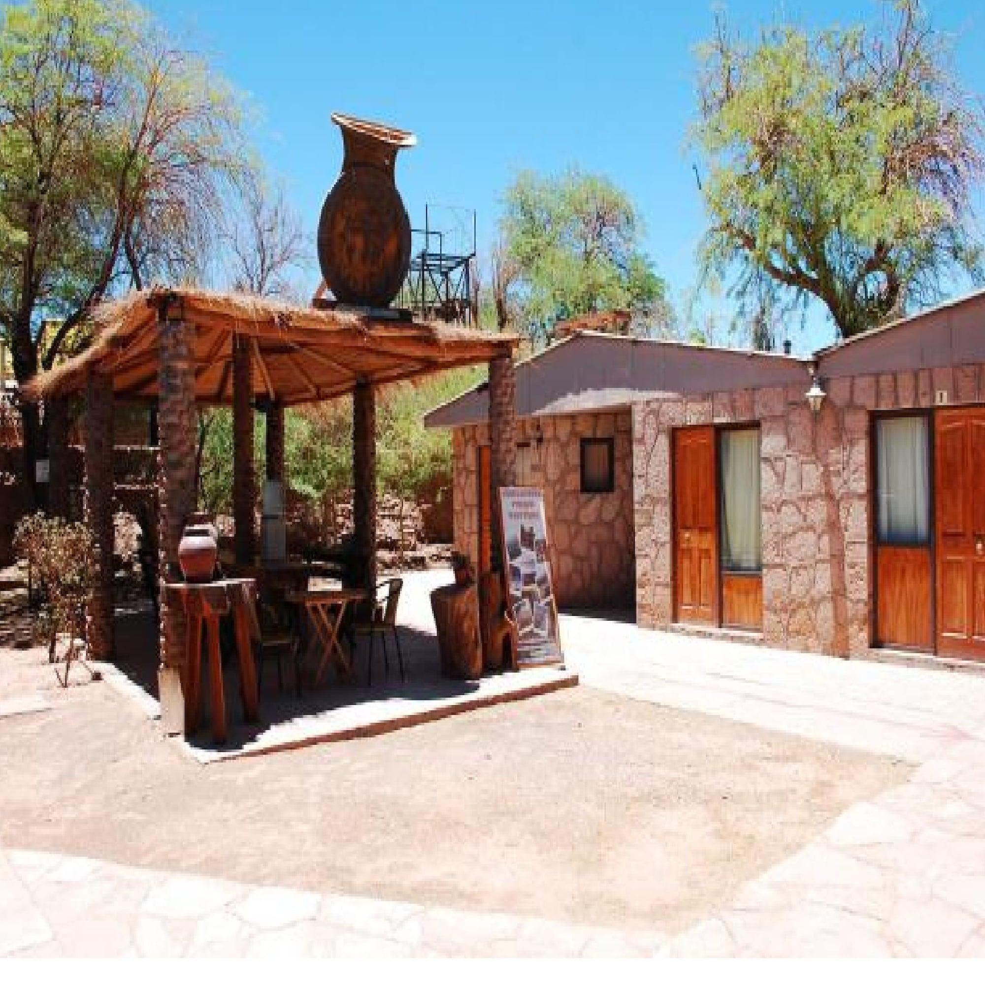Varios Hotel Katarpe