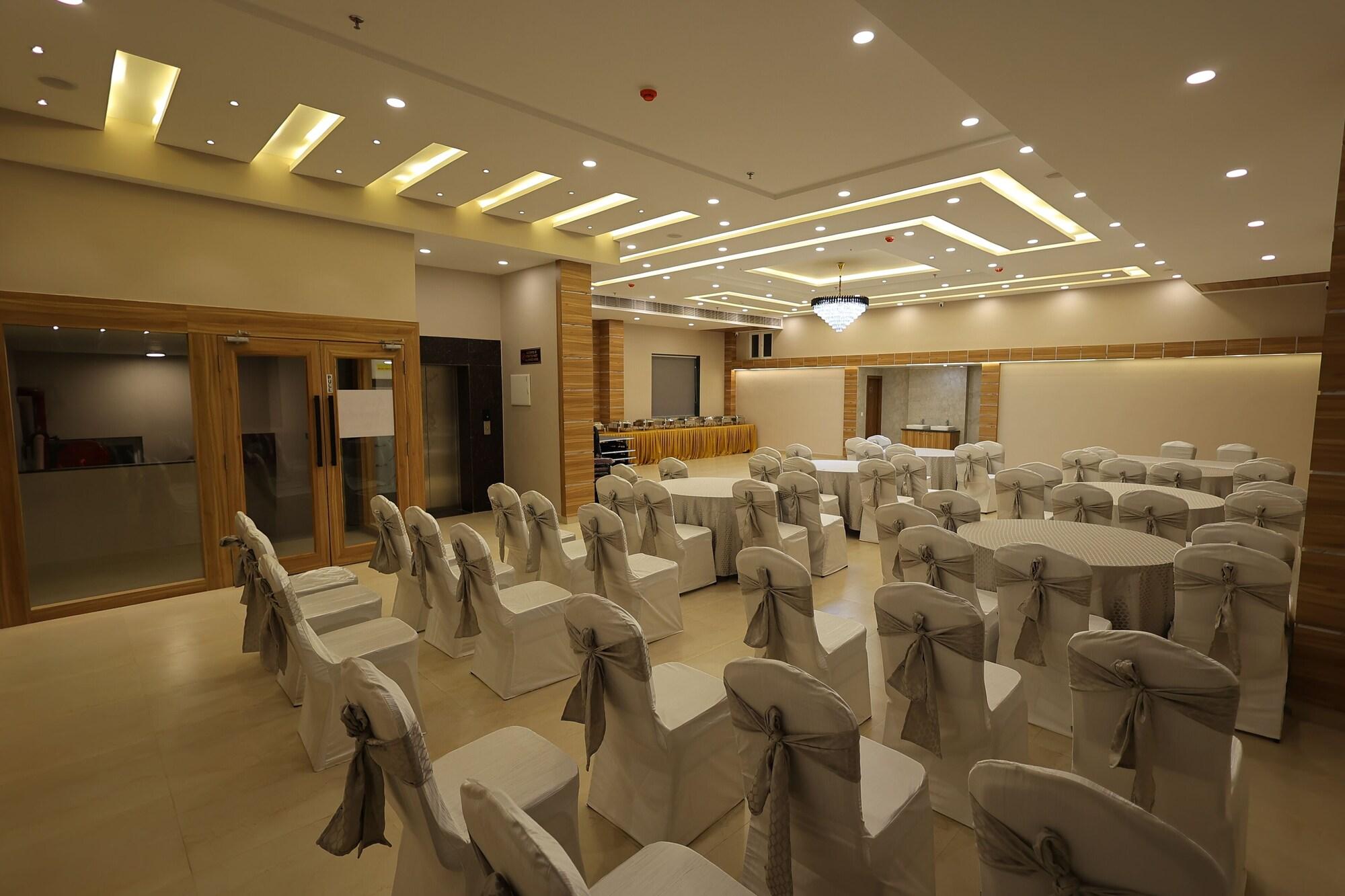 Salón de Baile Hotel Sharda Residency