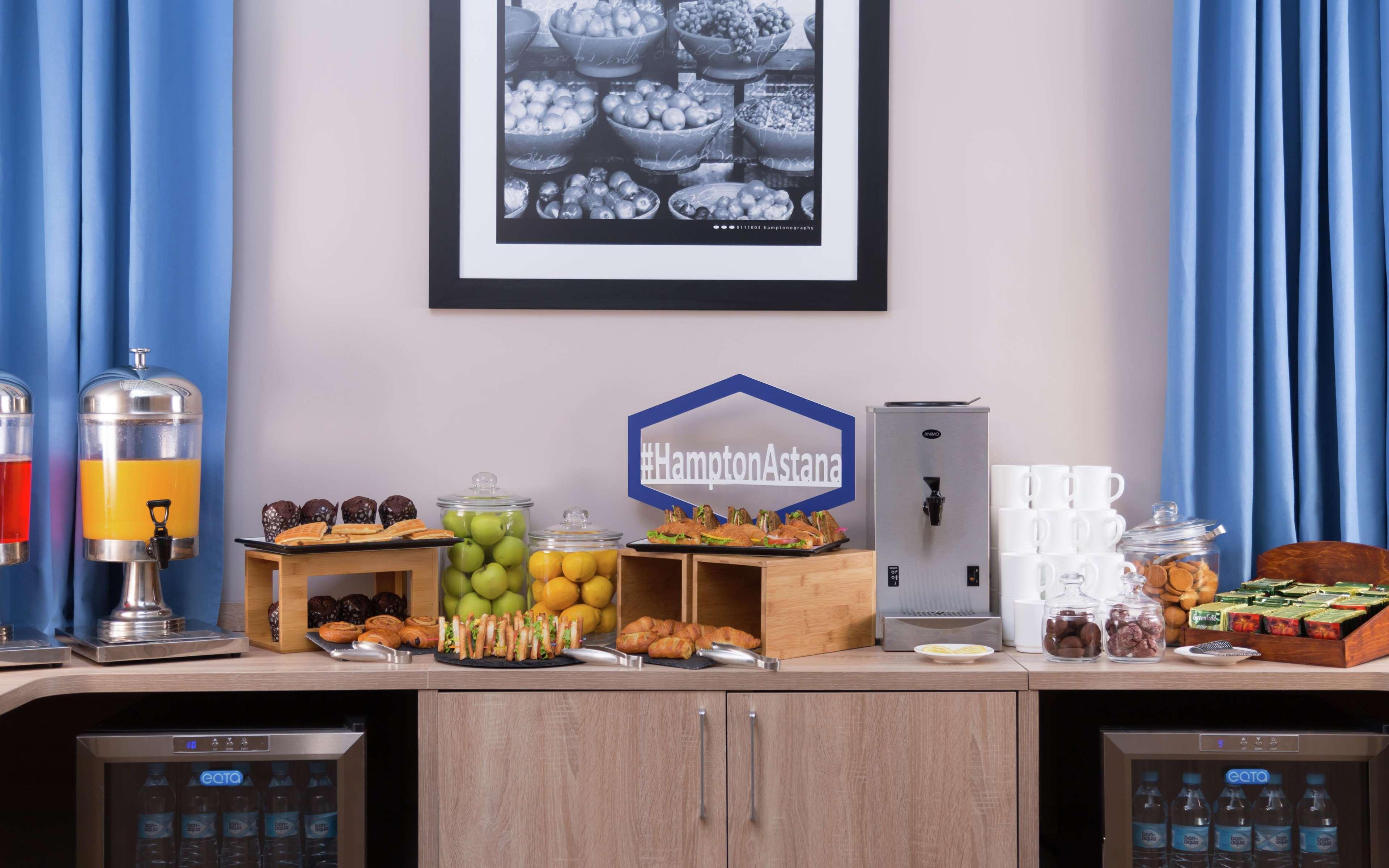 Restaurant Hampton by Hilton Astana Triumphal Arch