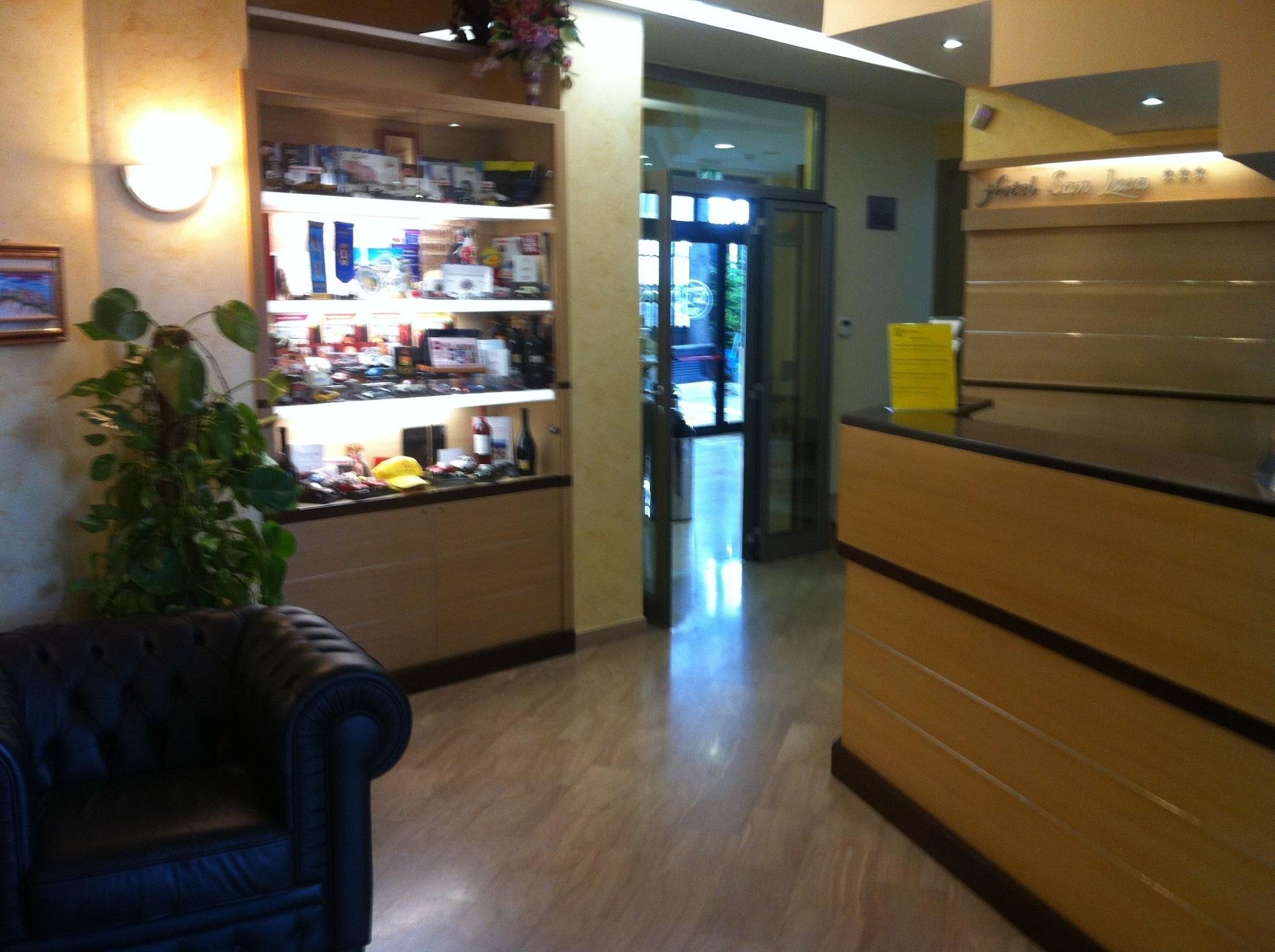 Vista Lobby Hotel San Luca