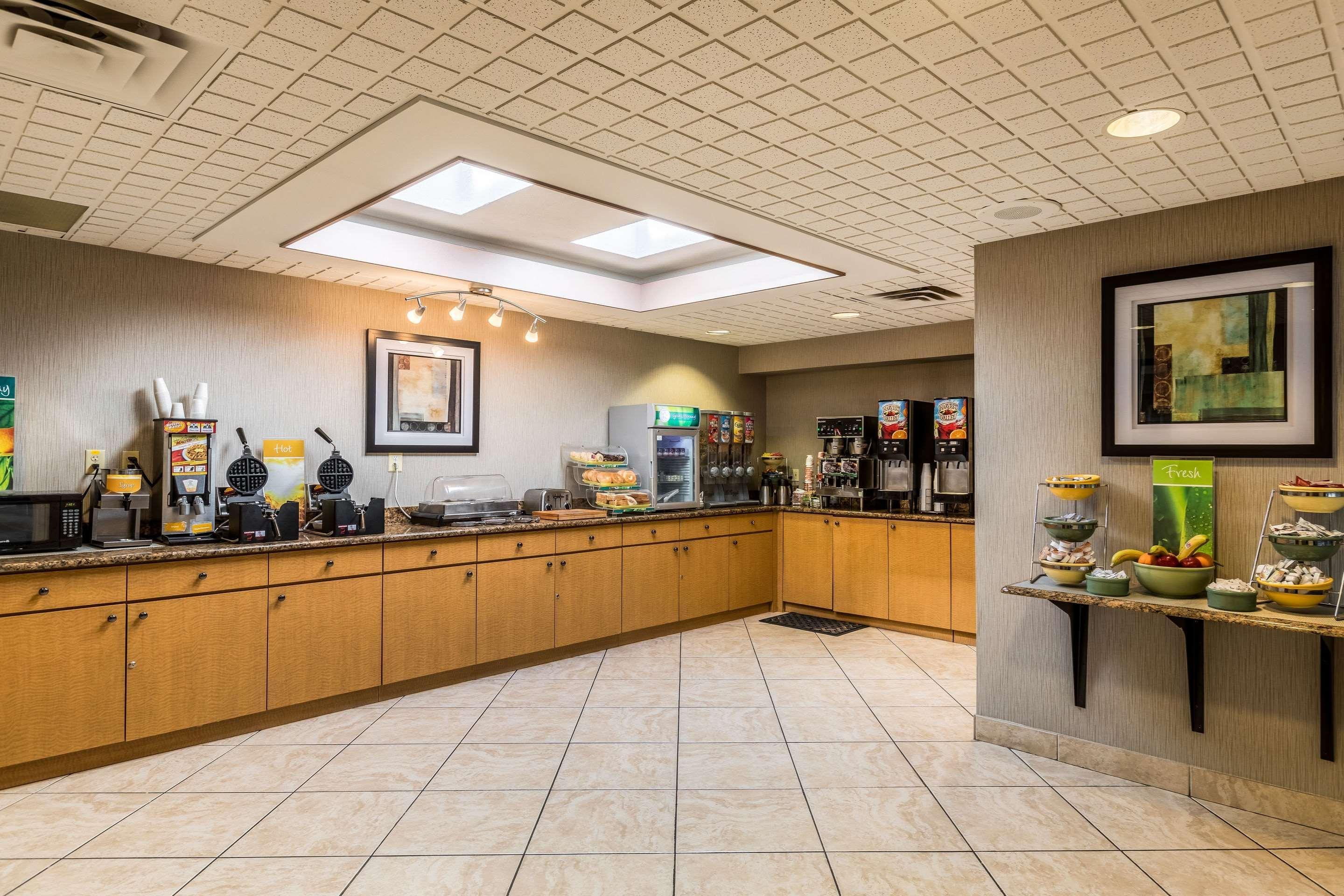 Restaurant Quality Inn University