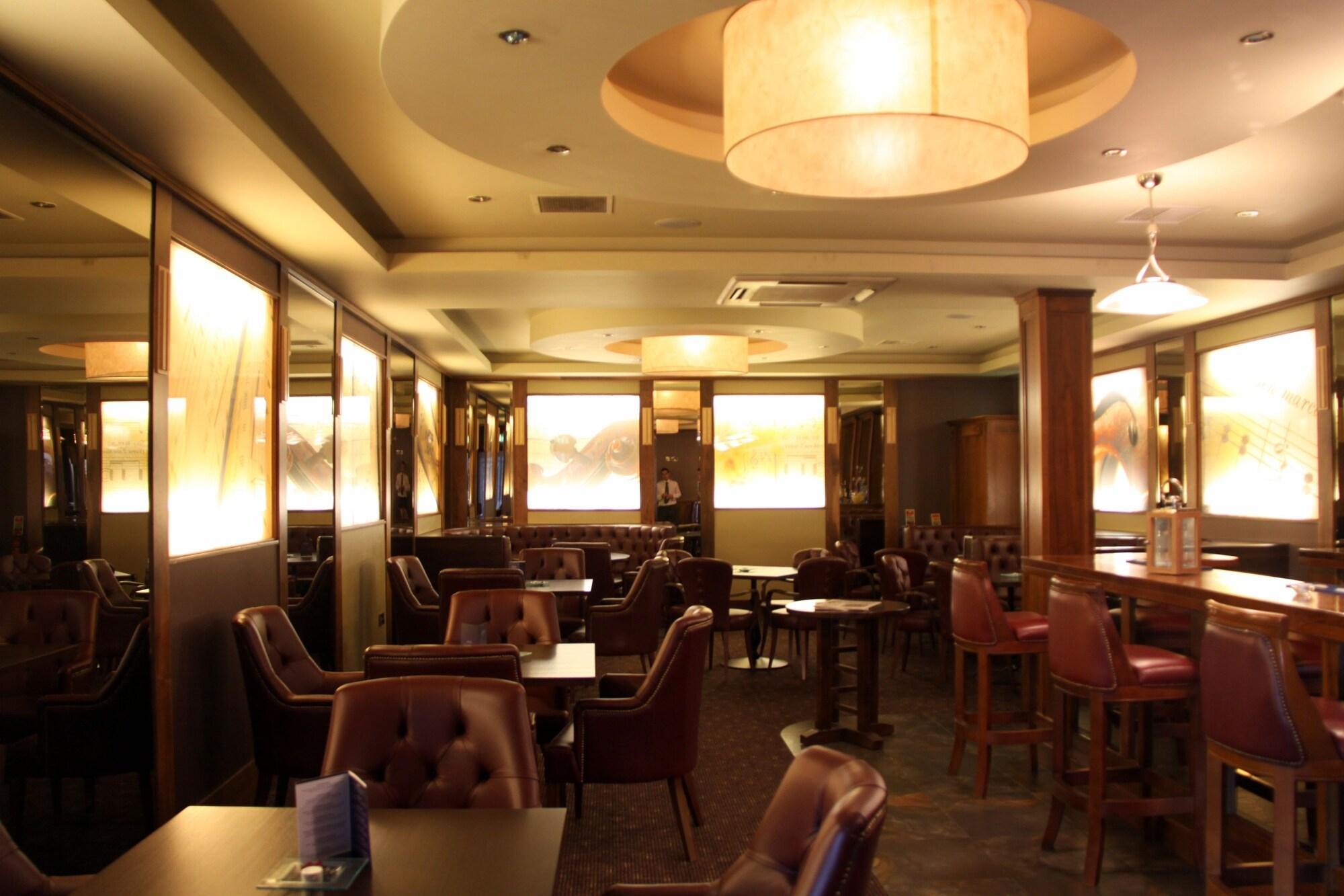 Bar/Salón Amber Springs Hotel & Health Spa