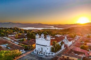 Actividad - Full Day Suchitoto +Taller Añil & Lago al Atardecer