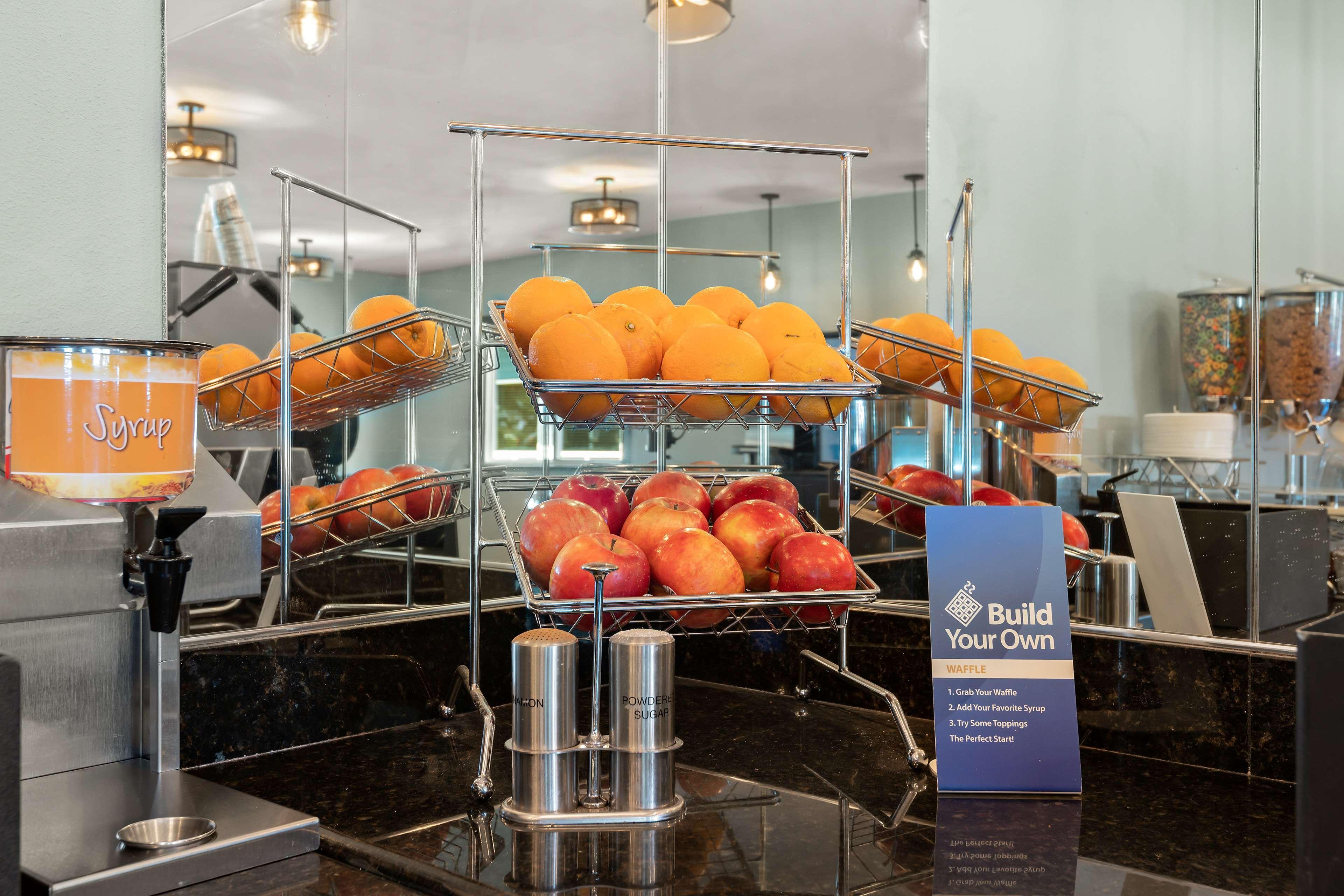 Restaurant Best Western Inn At Face Rock