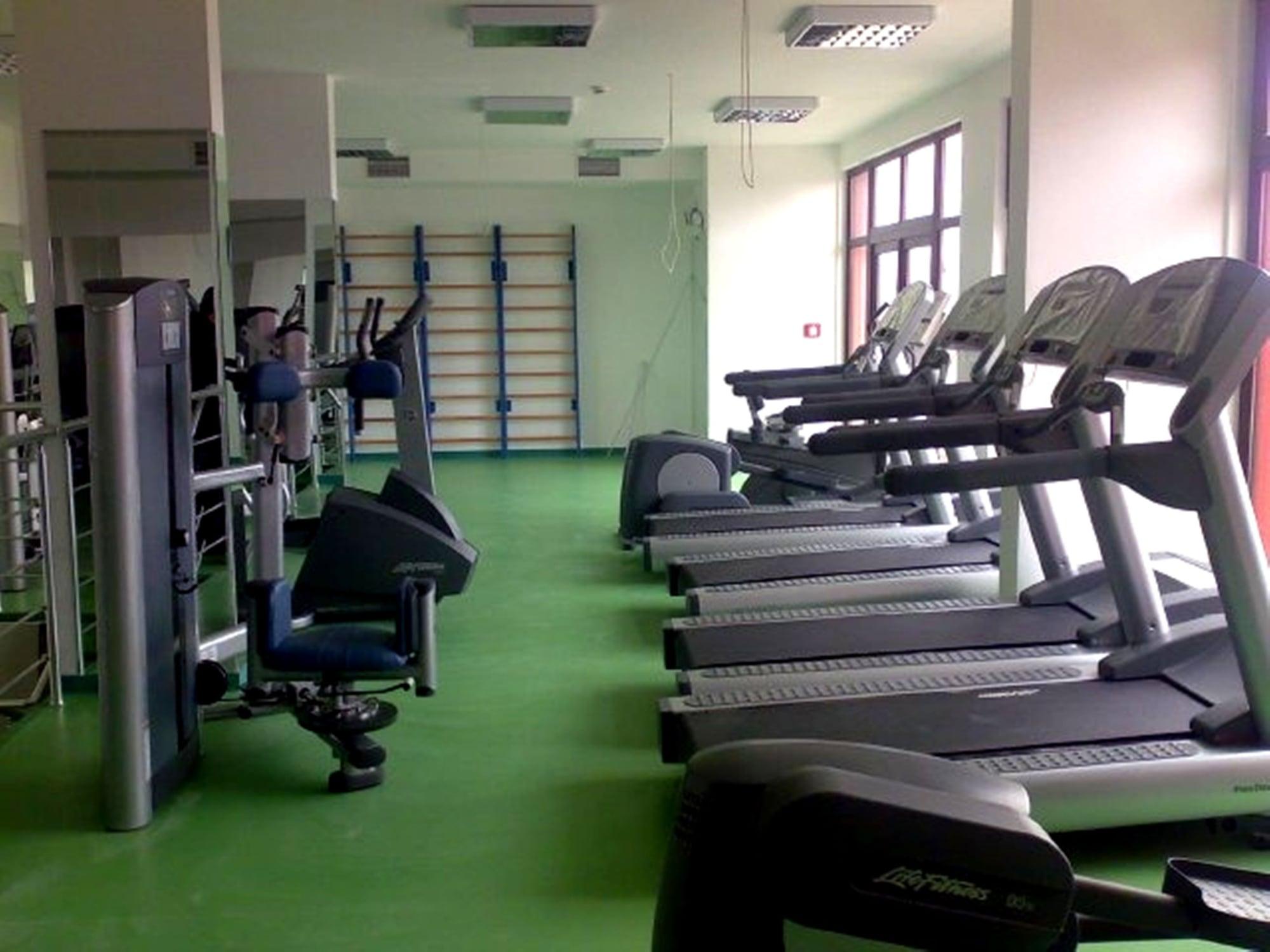Gimnasio Menada Ravda Apartments