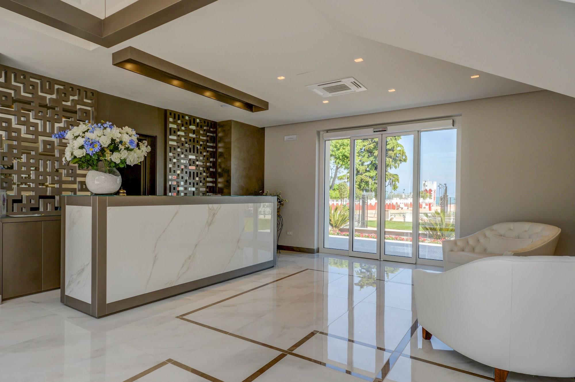 Vista Lobby Villa Garuti