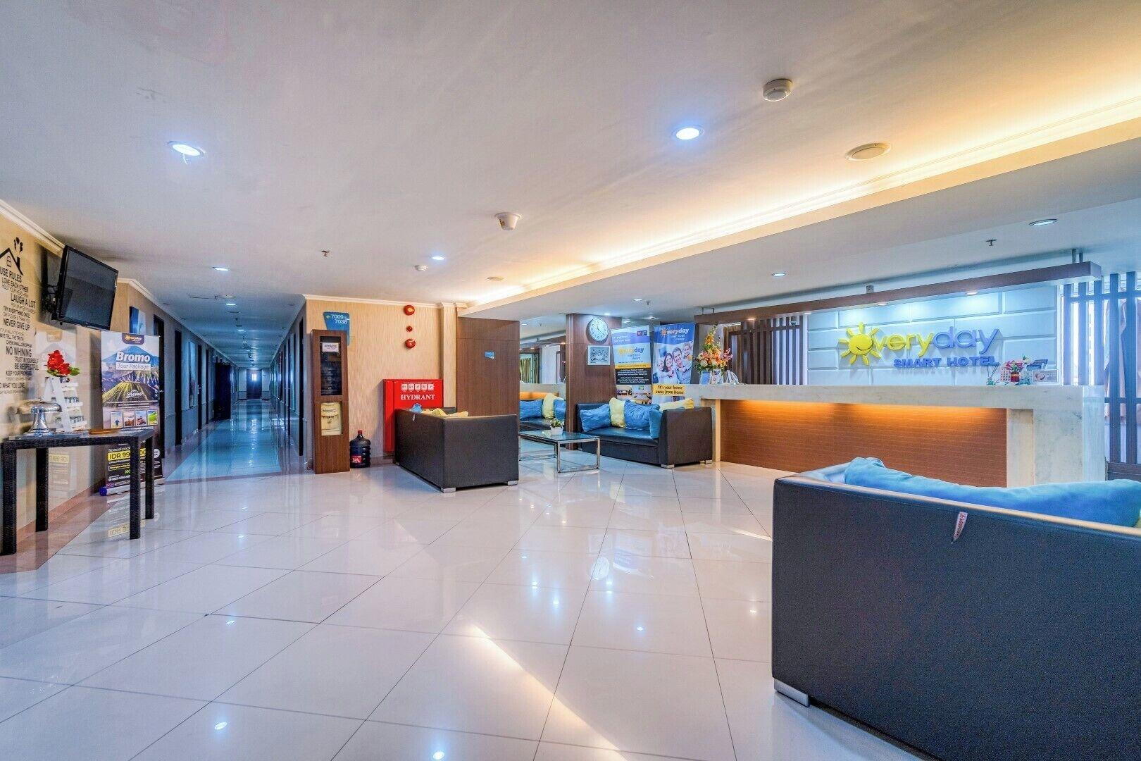 Vista Lobby Everyday Smart Hotel Malang
