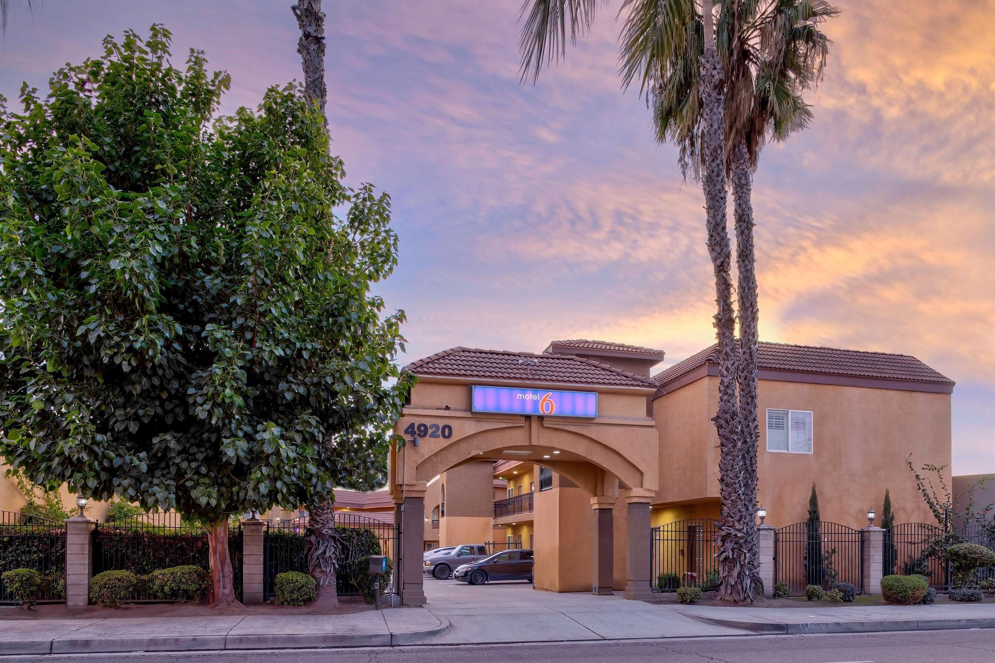 Varios Motel 6 South Gate, CA
