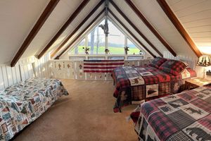 Alquiler Vacacional - Cozy Indian Lake Chalet on Golf Course w/ Arcade Game Room. Close to flight 93