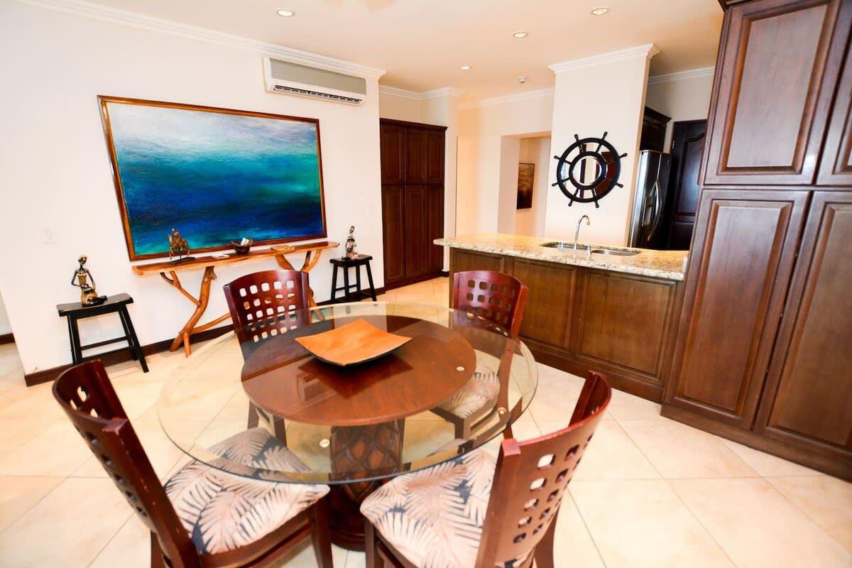 Habitación Exquisitely decorated 5th-floor aerie with views of two bays in Flamingo