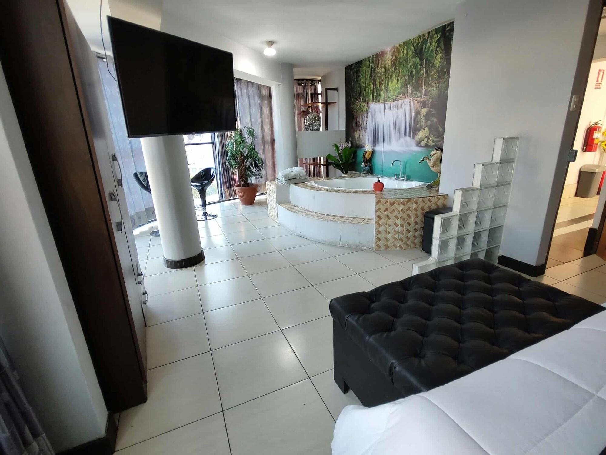 Varios Hotel Platinium Palace