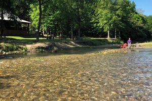 Arriendo temporal - Collier Creek Wedding barn & 3 Cabins bundle on a beautiful creek