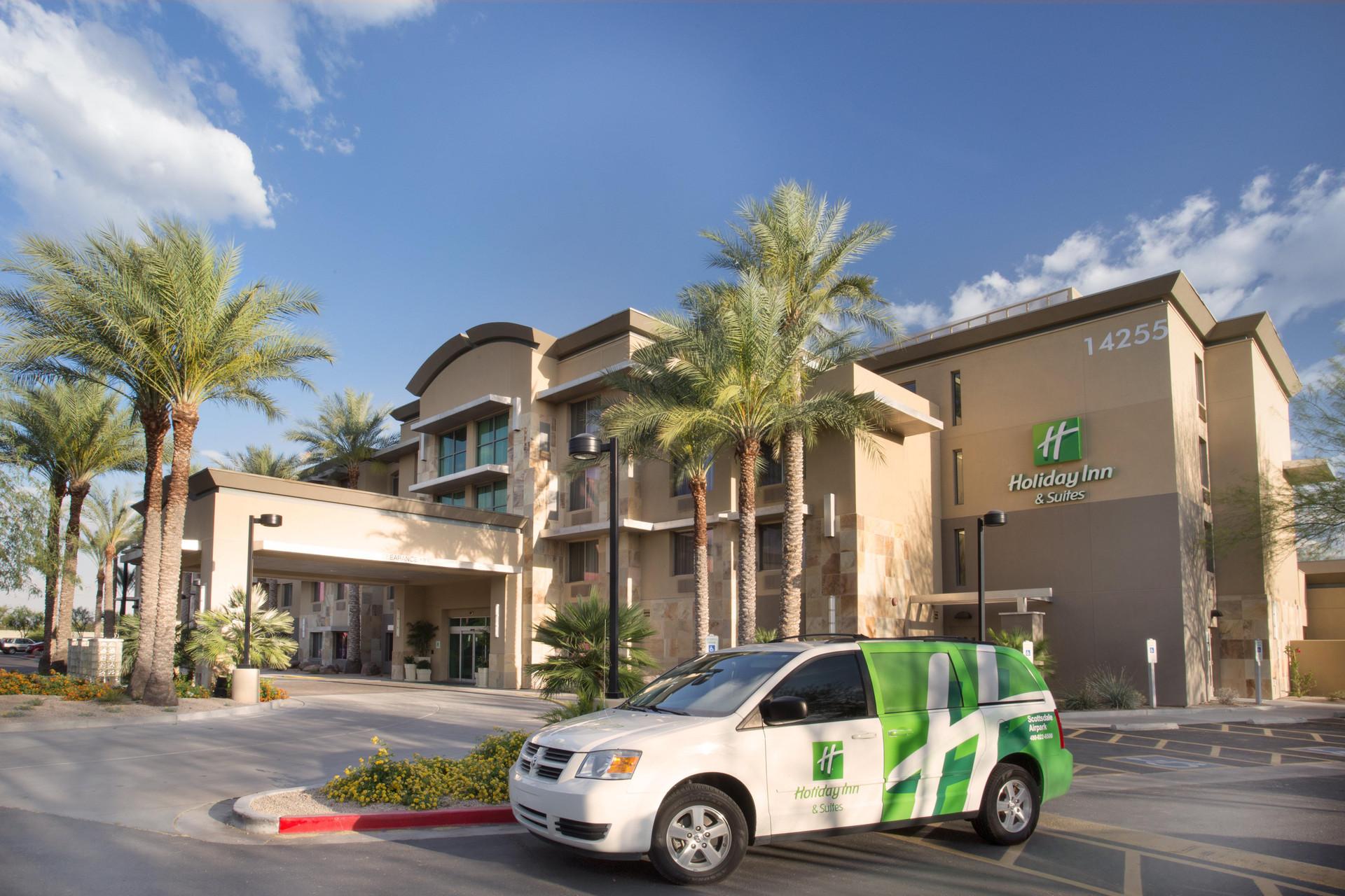 Vista Exterior Holiday Inn Hotel & Suites Scottsdale North - Airpark by IHG