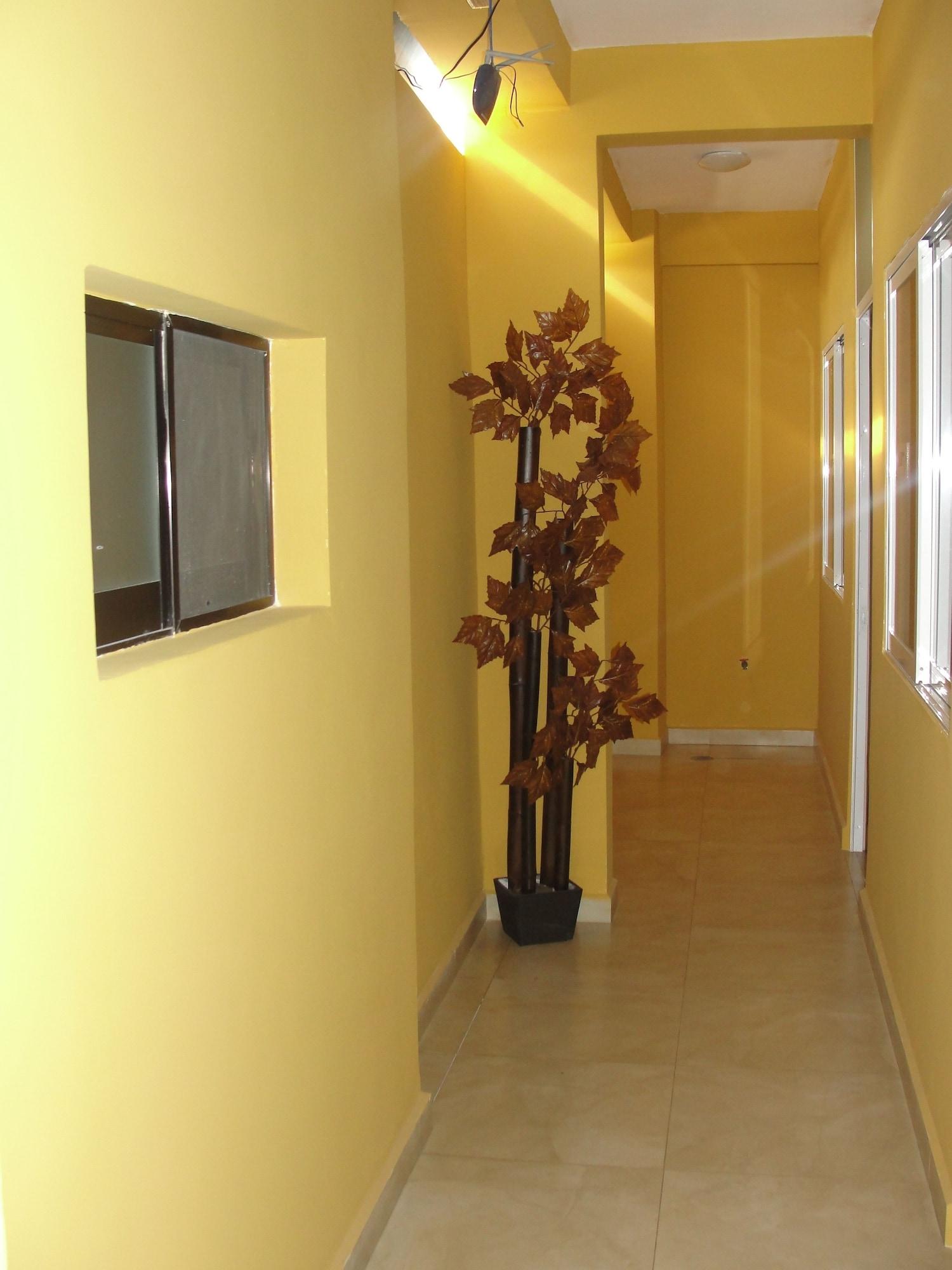 Varios Hotel Faddey