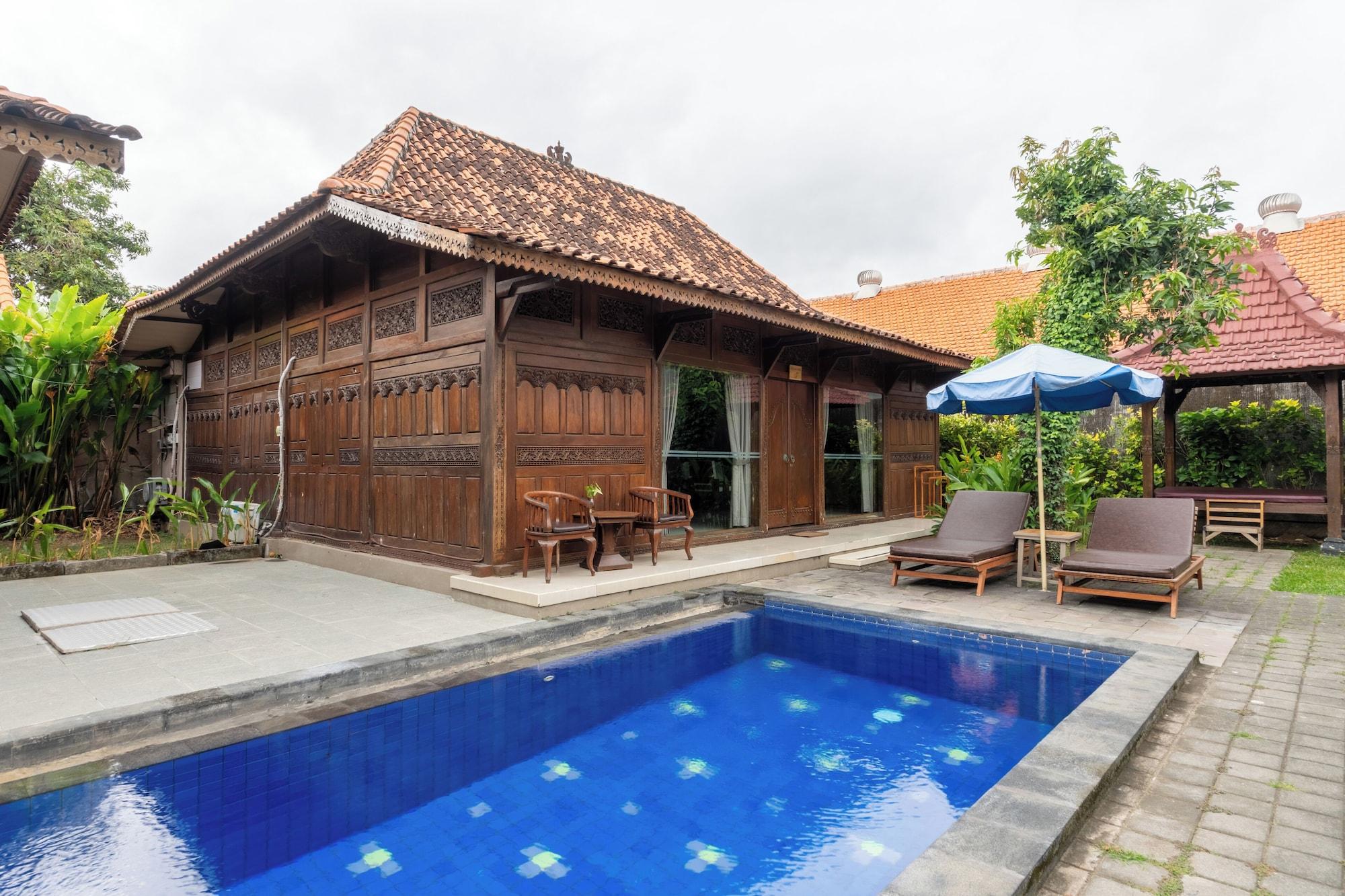 Vista Piscina Suriwathi Hotel and Villas Legian
