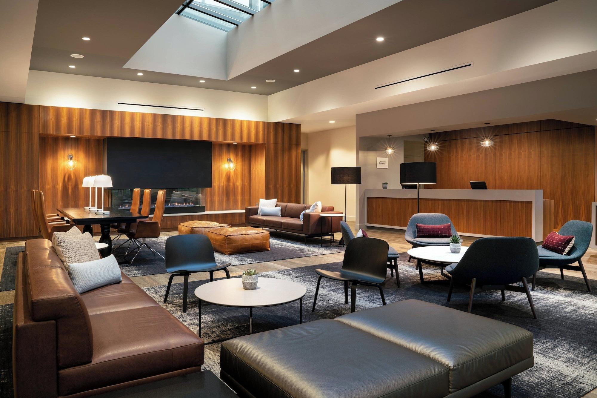 Vista Lobby Courtyard by Marriott Seattle Downtown Lake Union