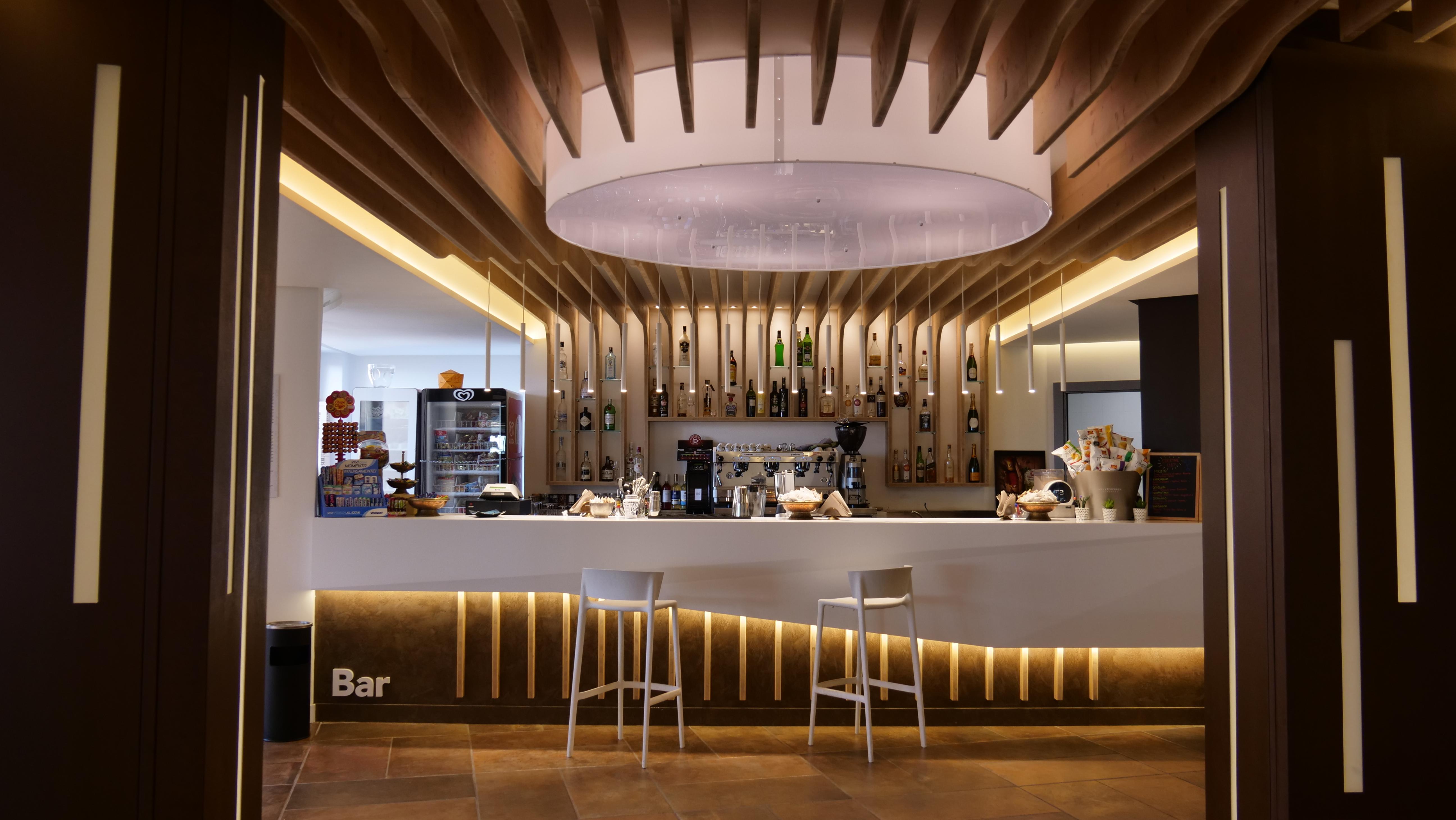 Bar/Salón Club Esse Roccaruja