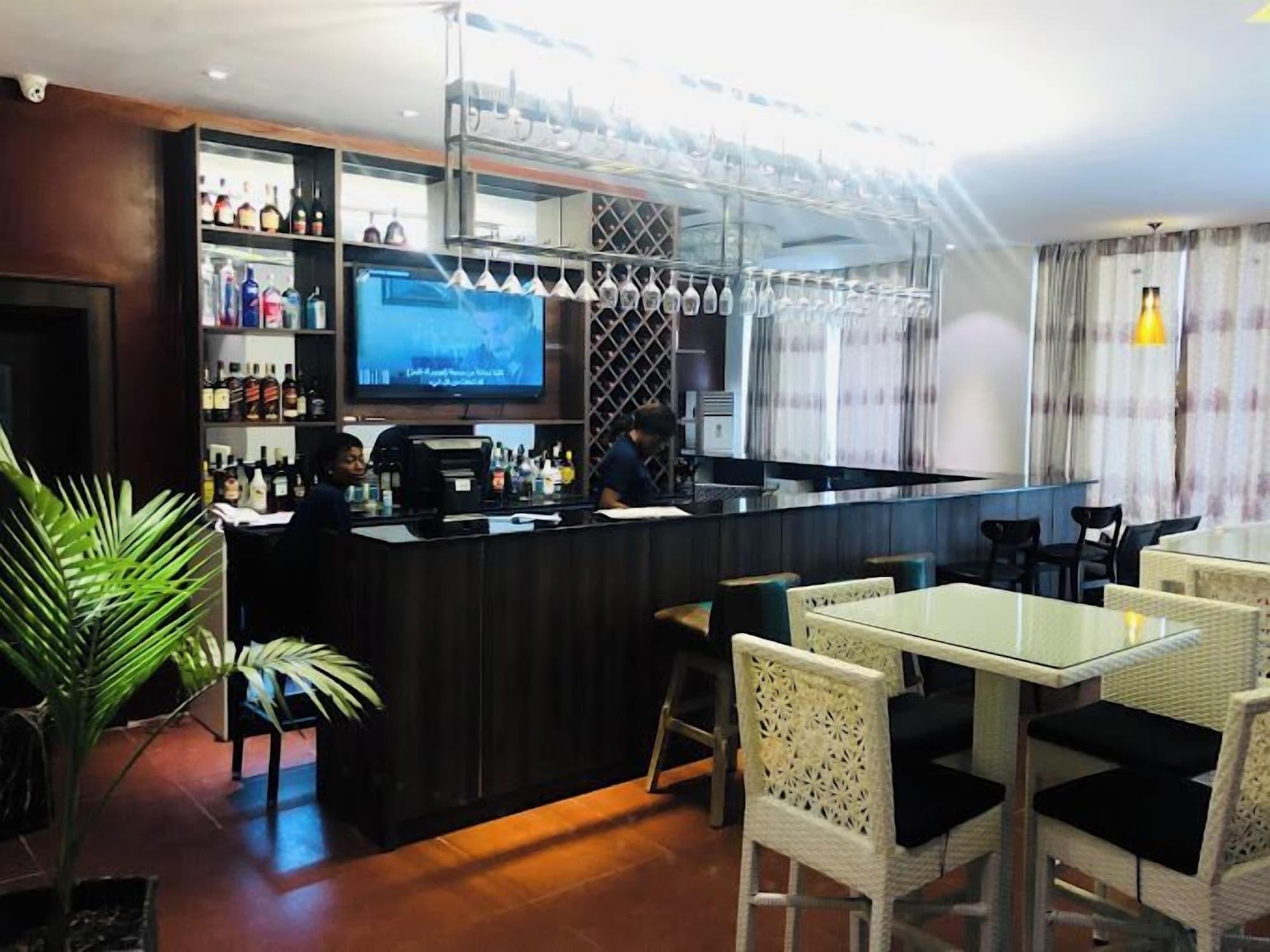 Bar/Salón Sokoto Guest Inn