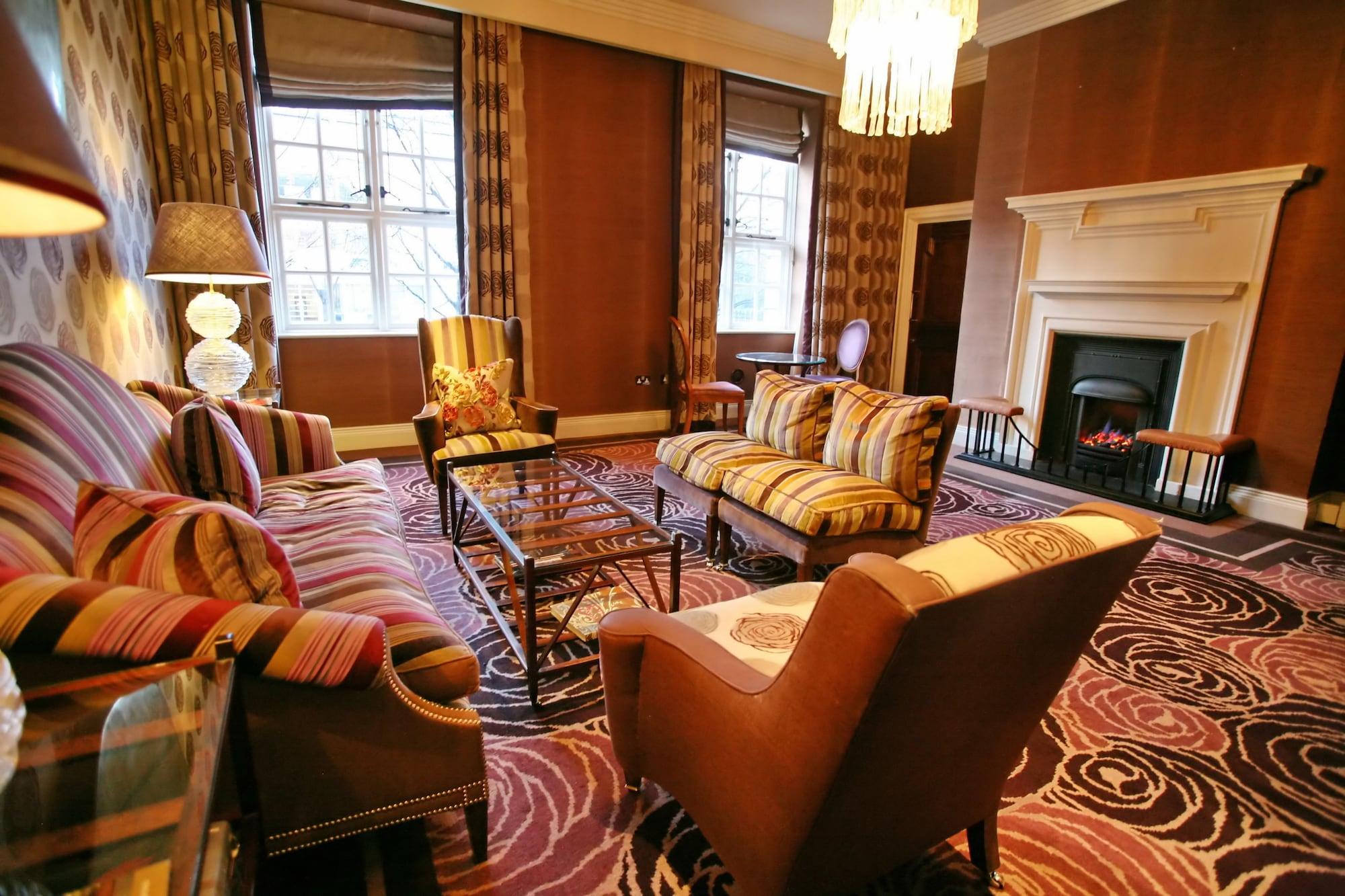 Vista Lobby The Roseate Reading