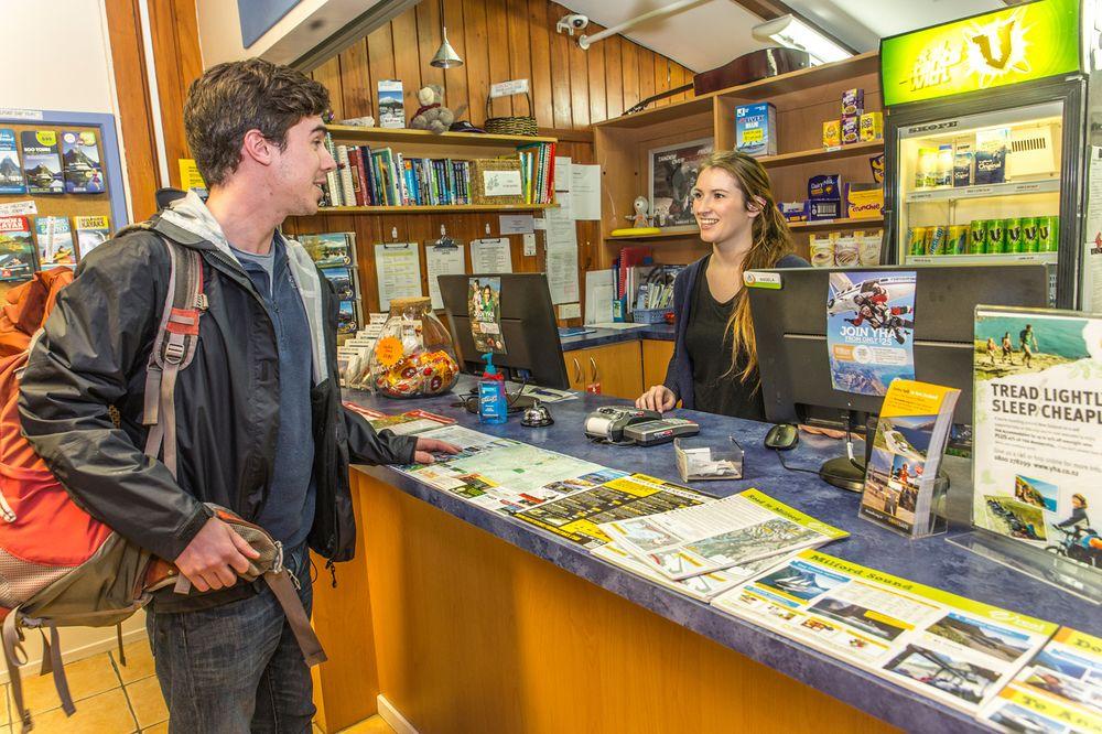 Vista Lobby YHA Te Anau