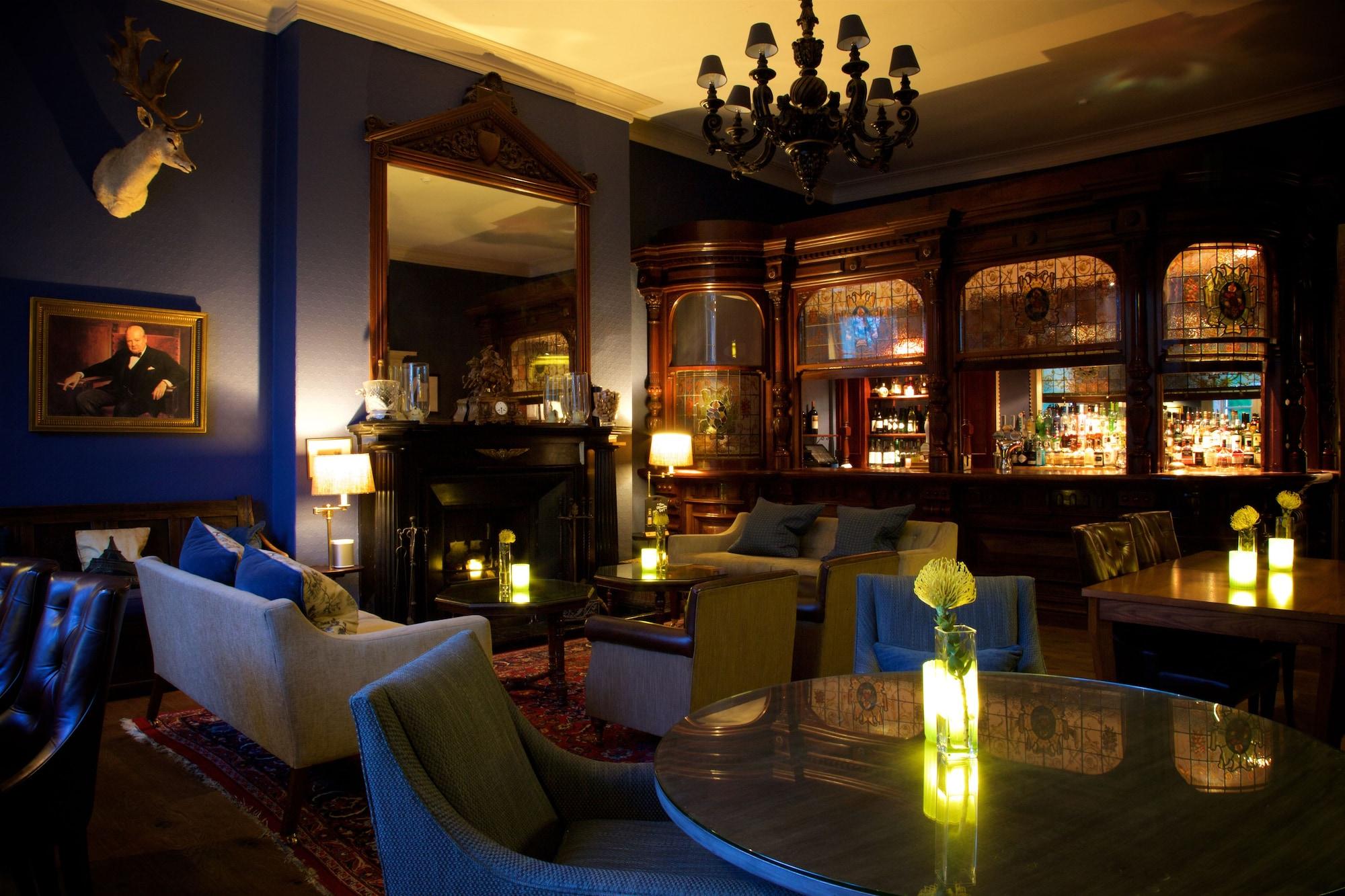 Bar/Salón Storrs Hall Hotel