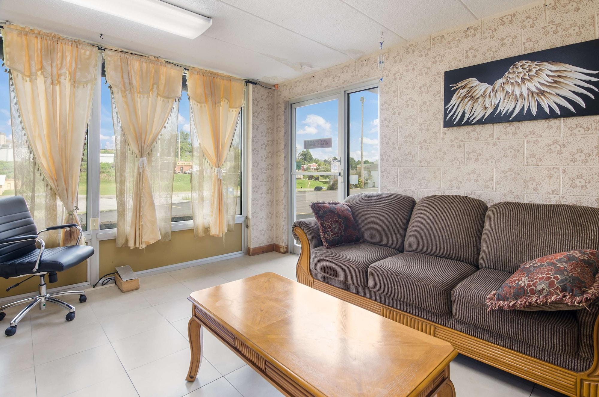 Vista Lobby Americas Best Value Inn Wytheville