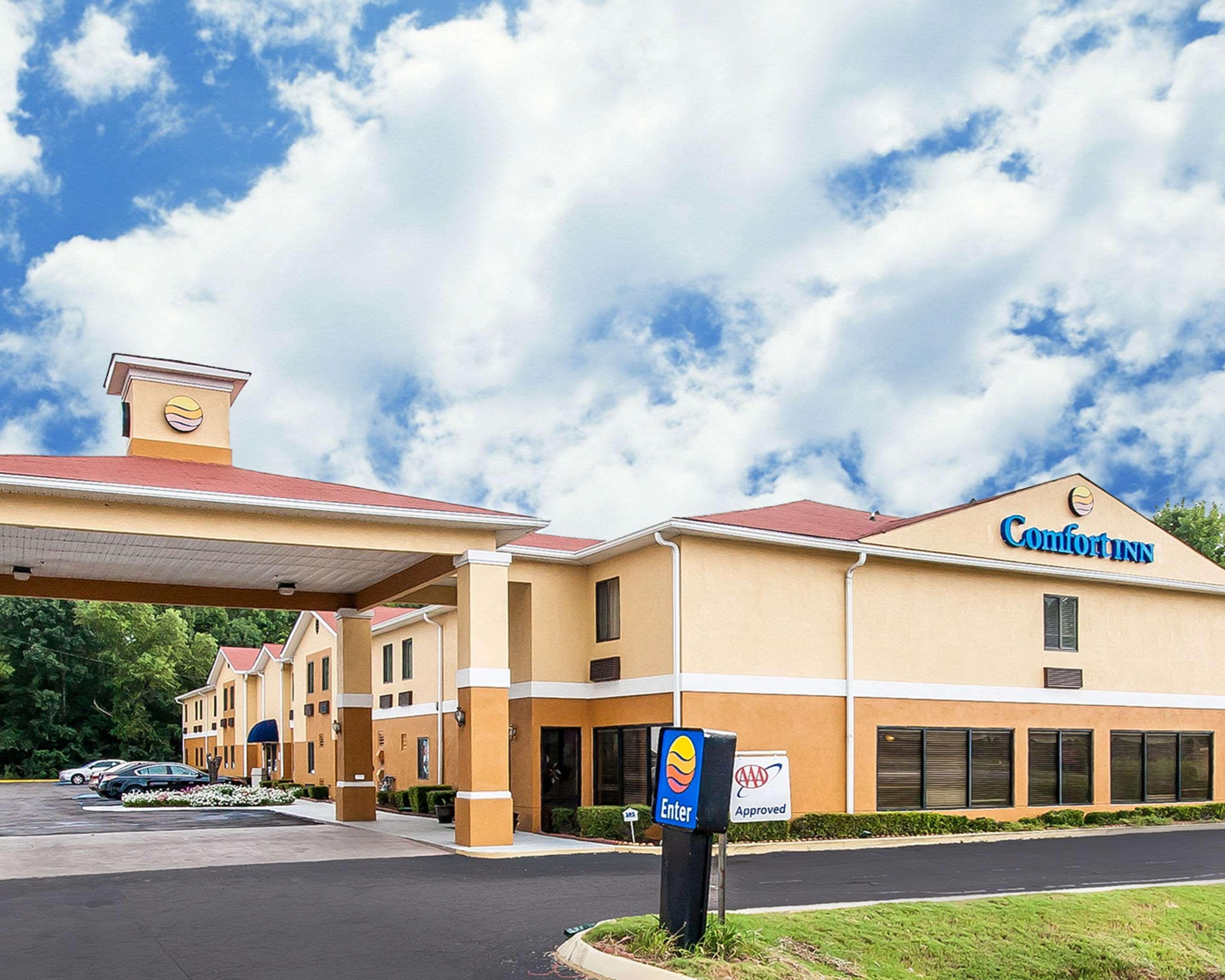 Vista Exterior Quality Inn Edmund Pettus Bridge Area
