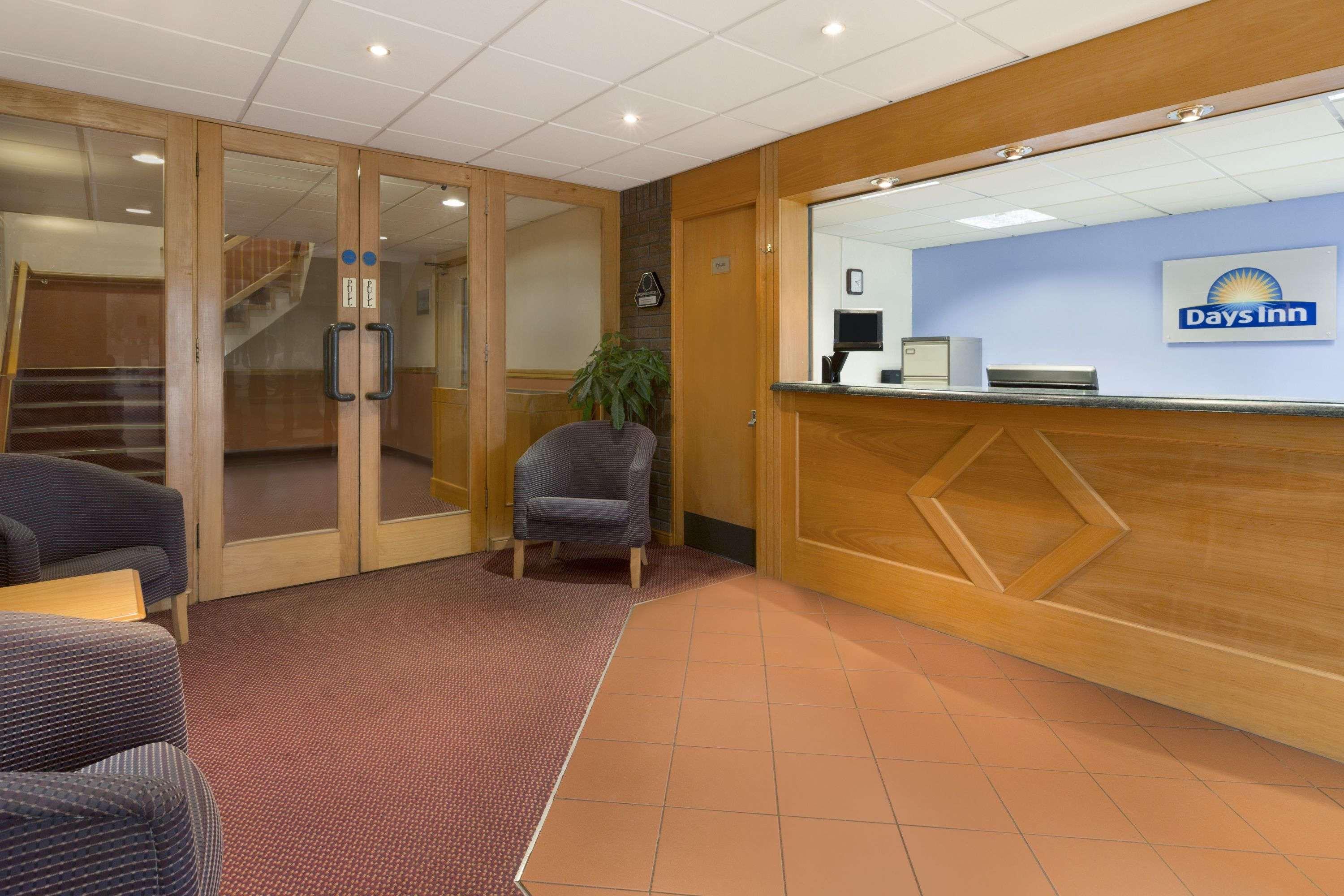 Vista Lobby Days Inn by Wyndham Taunton