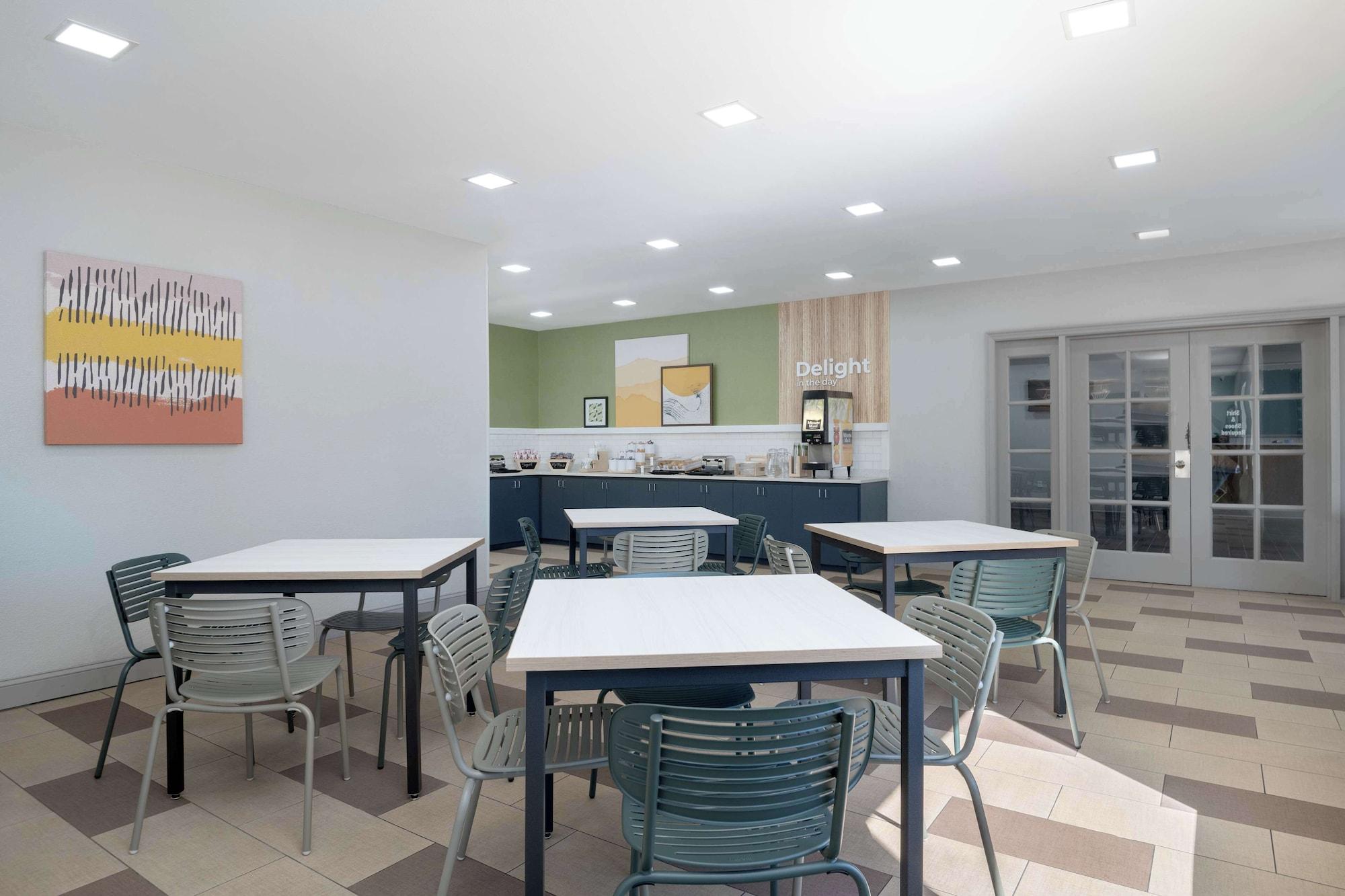 Restaurant Spark by Hilton Destin