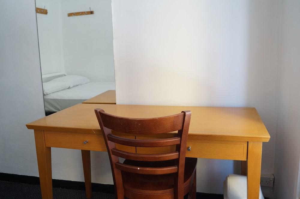 Set de Habitación Maze Backpackers