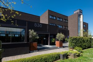 Alojamiento - Hotel Le 830