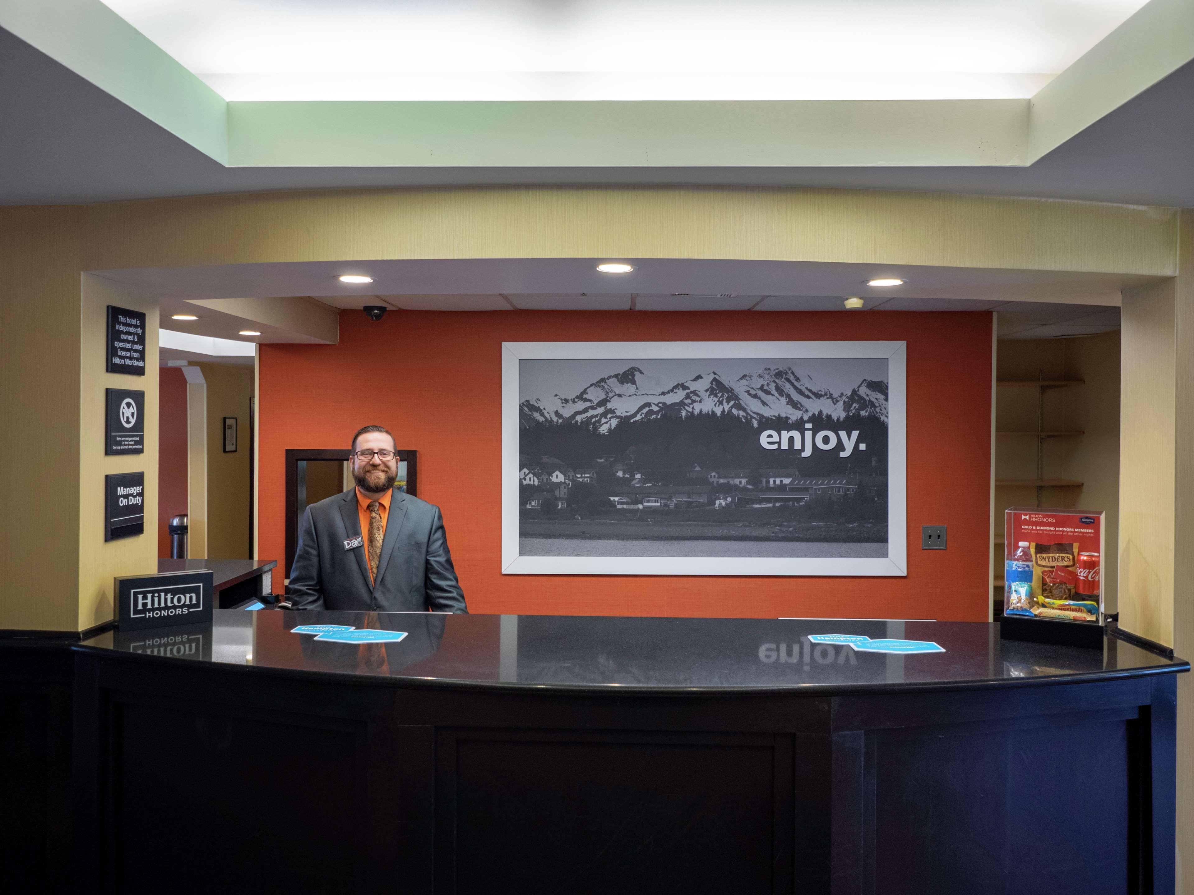 Vista Lobby Hampton Inn Hazleton