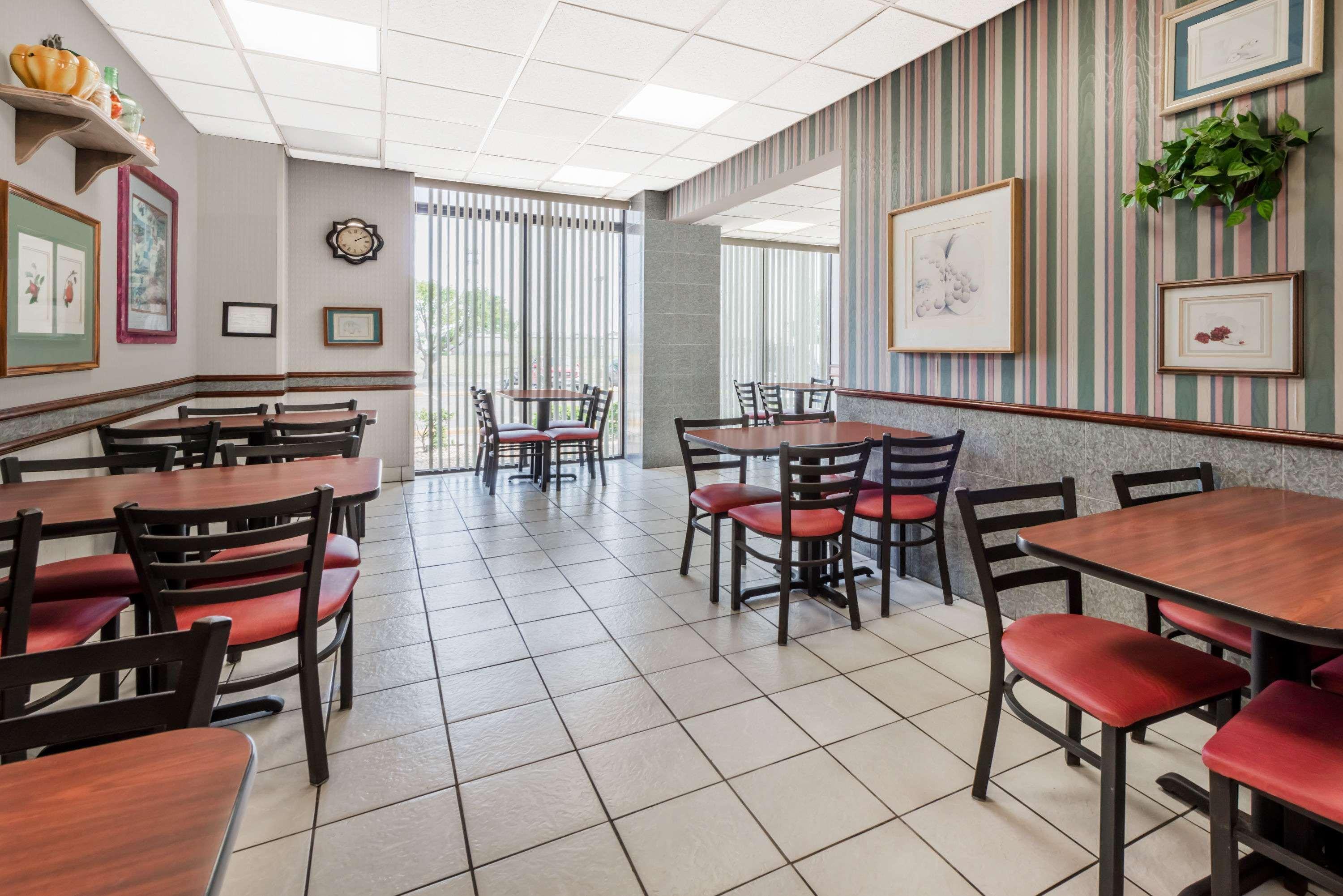 Restaurant Days Inn by Wyndham Amarillo East