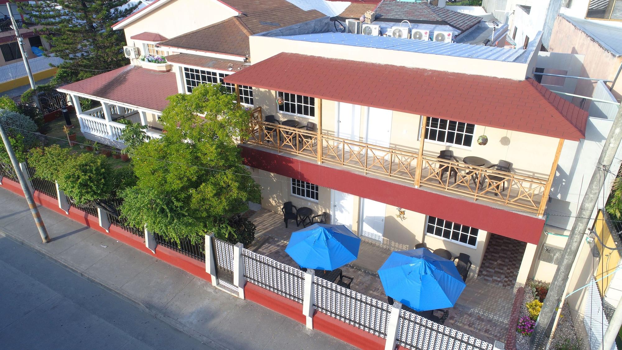 Vista Exterior Hostal Marlyn Sai