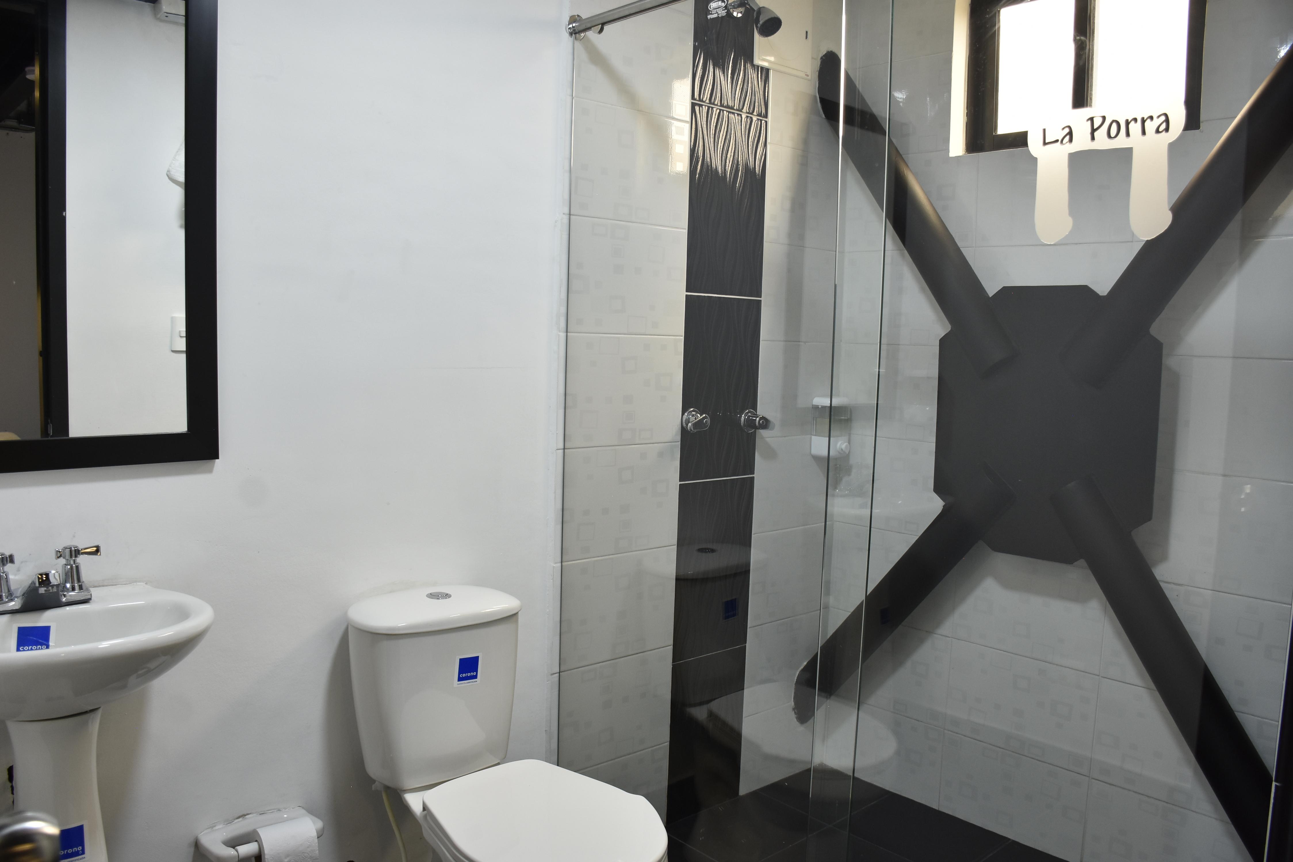 Baño La Porra Hotel