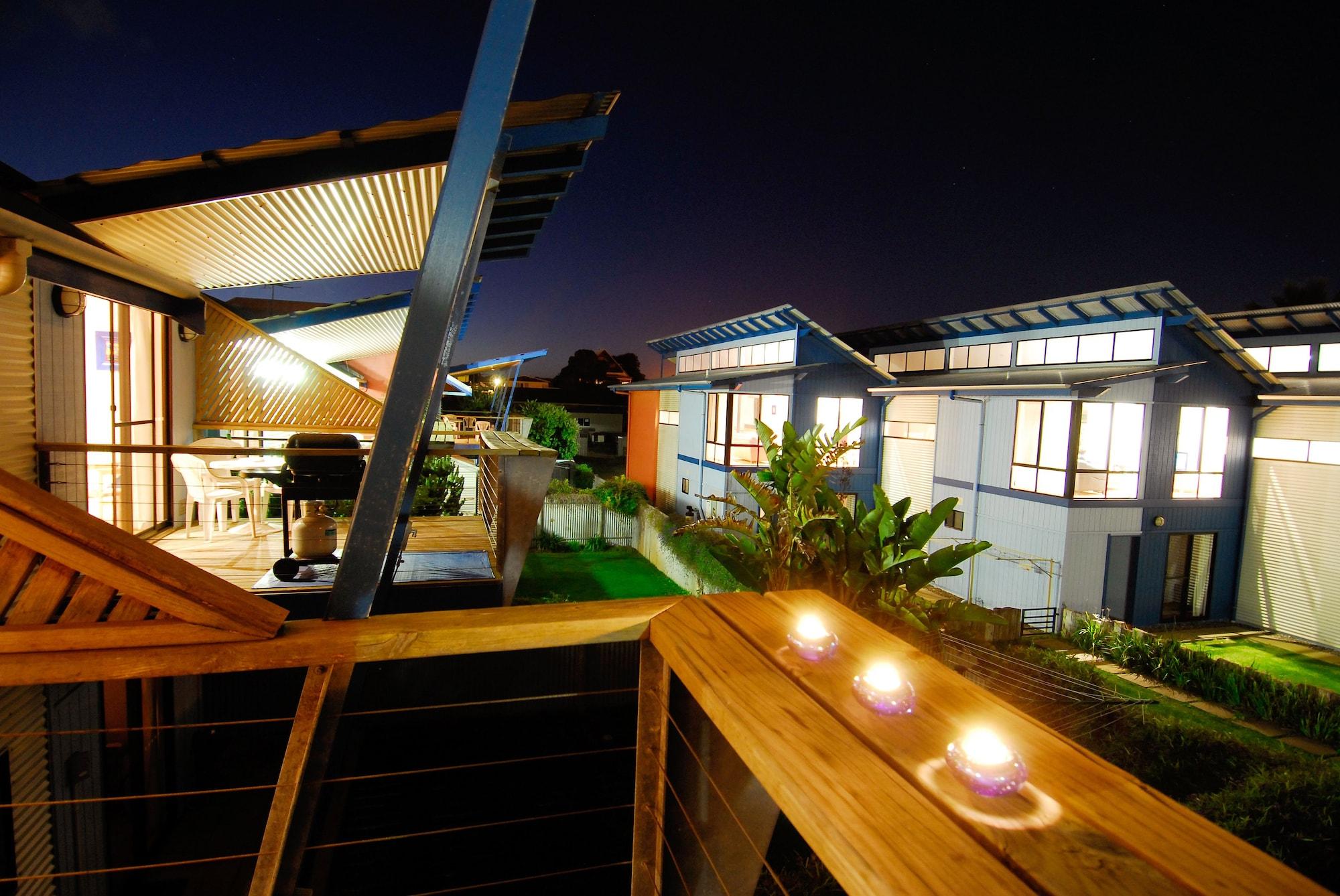 Varios Esperance Island View Apartments