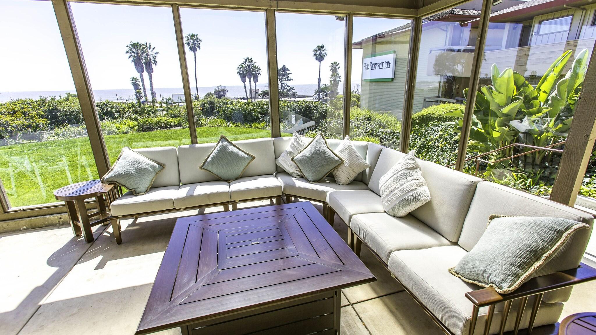 Restaurant Wyndham Garden Ventura Pierpont Inn