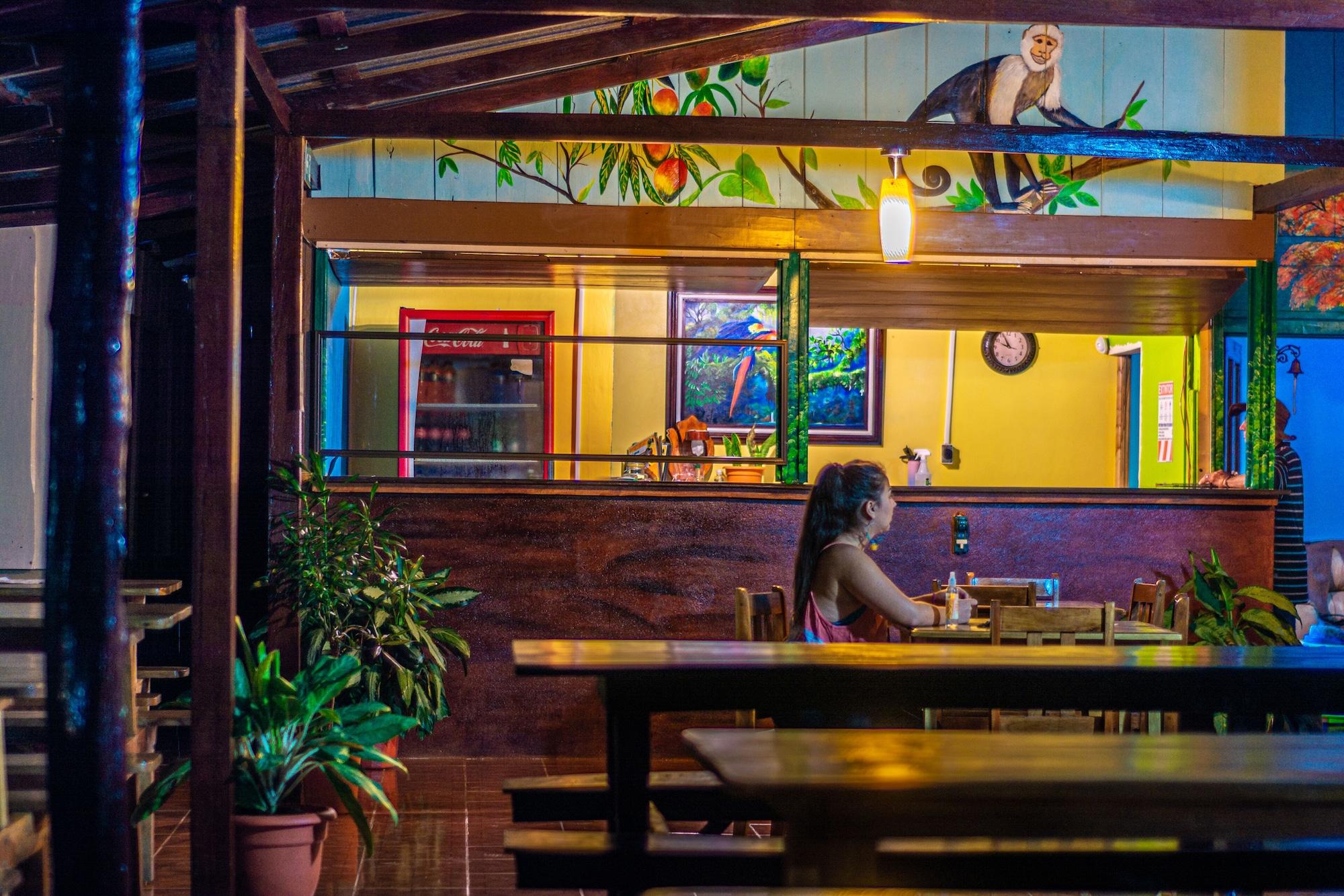 Restaurant Rio Celeste Springs Blue Lodge