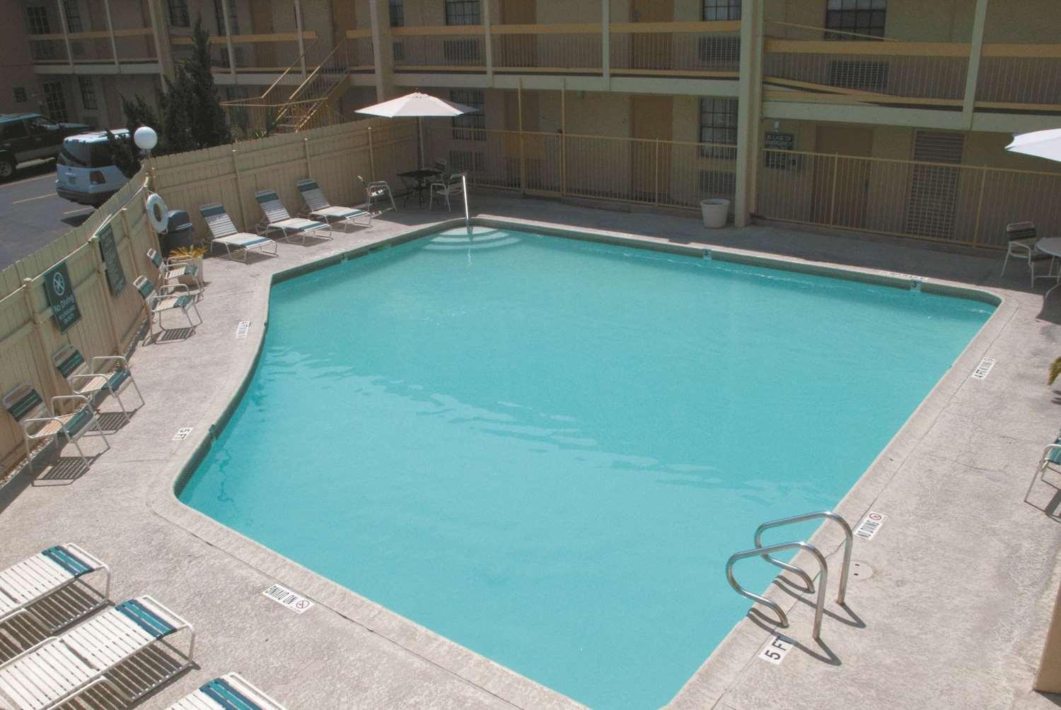 Pool view La Quinta Inn Austin University Area