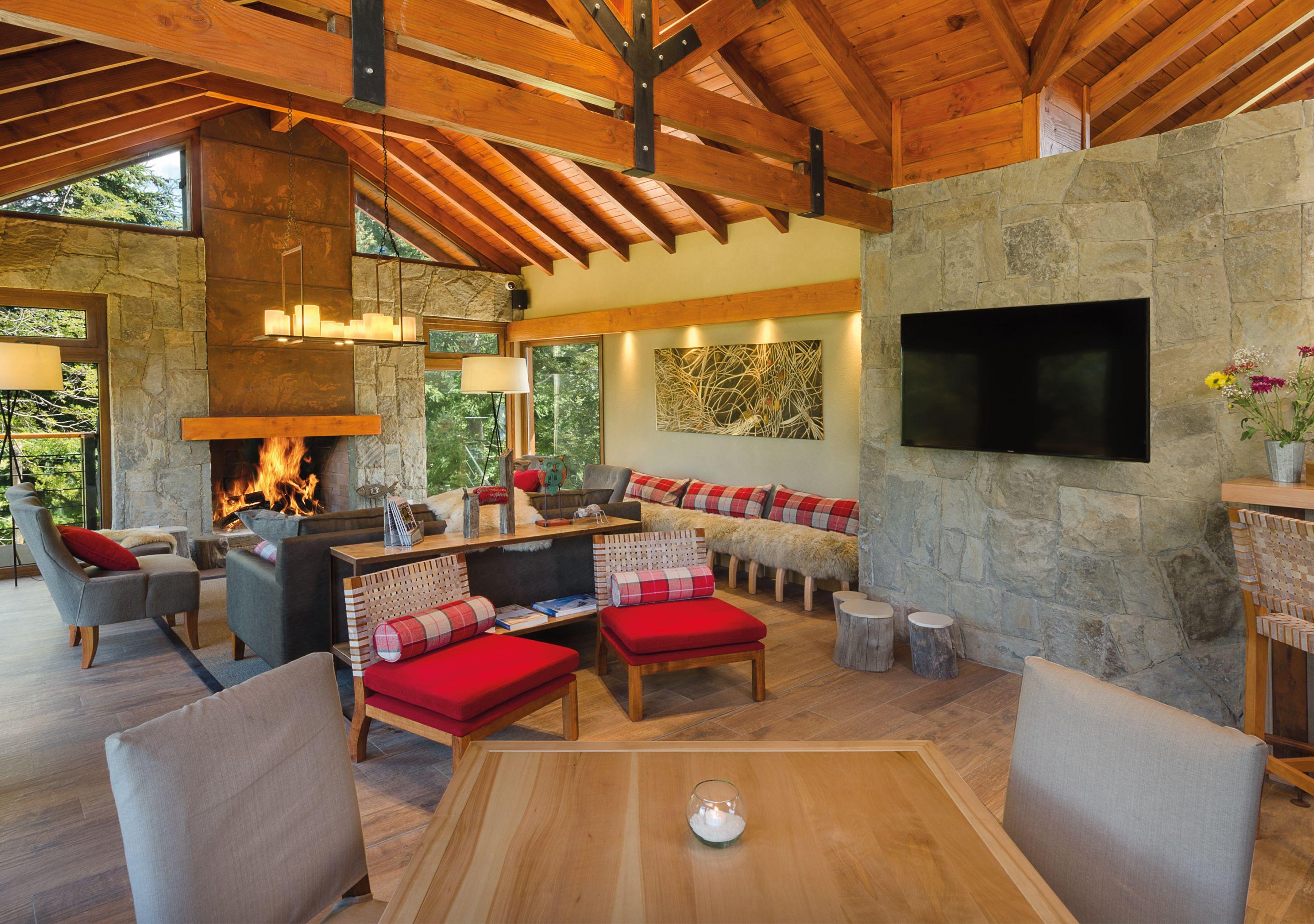 Vista Lobby Huenú by DOT Boutique